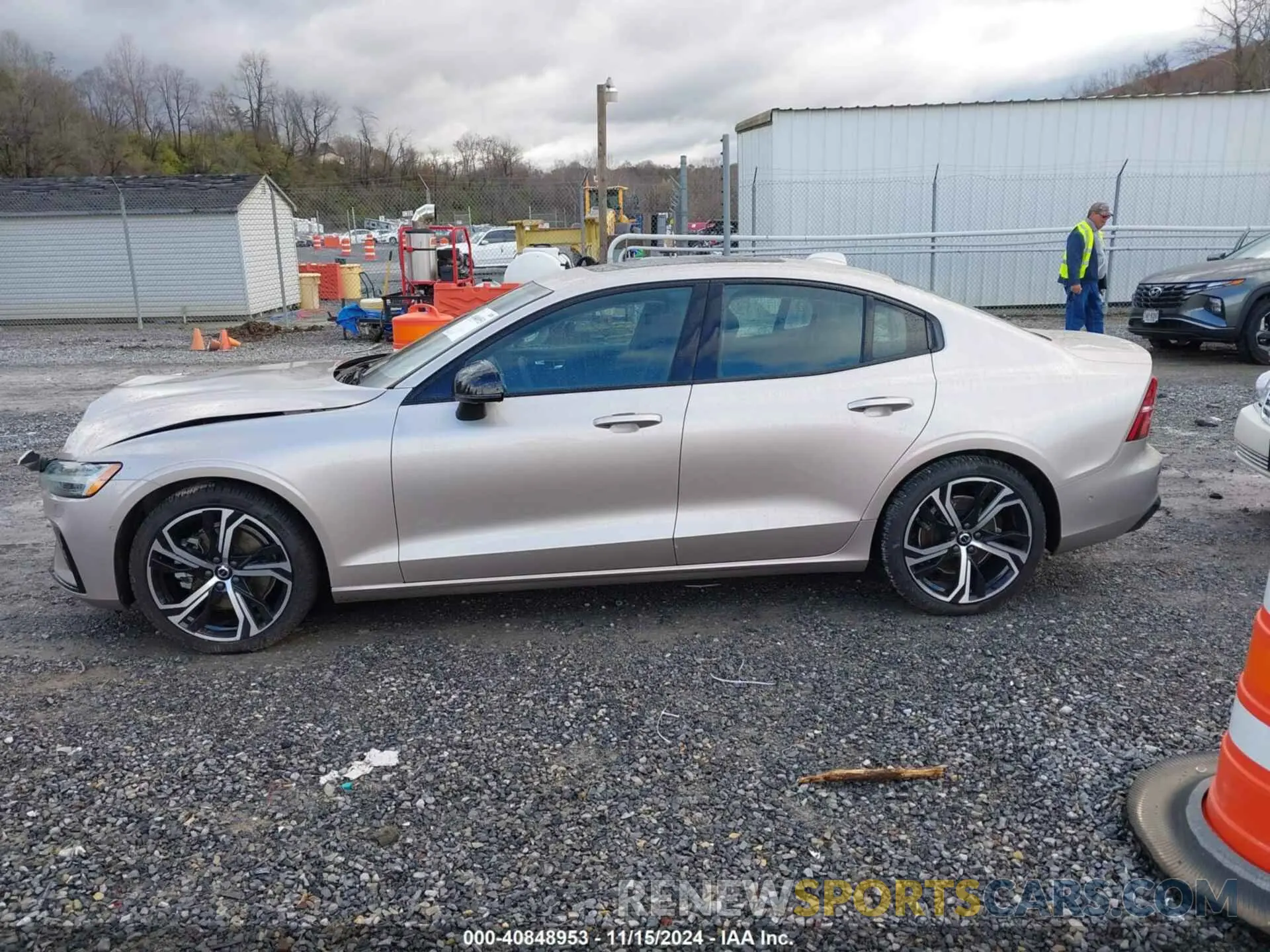 14 Photograph of a damaged car 7JRL12TW9PG254749 VOLVO S60 2023