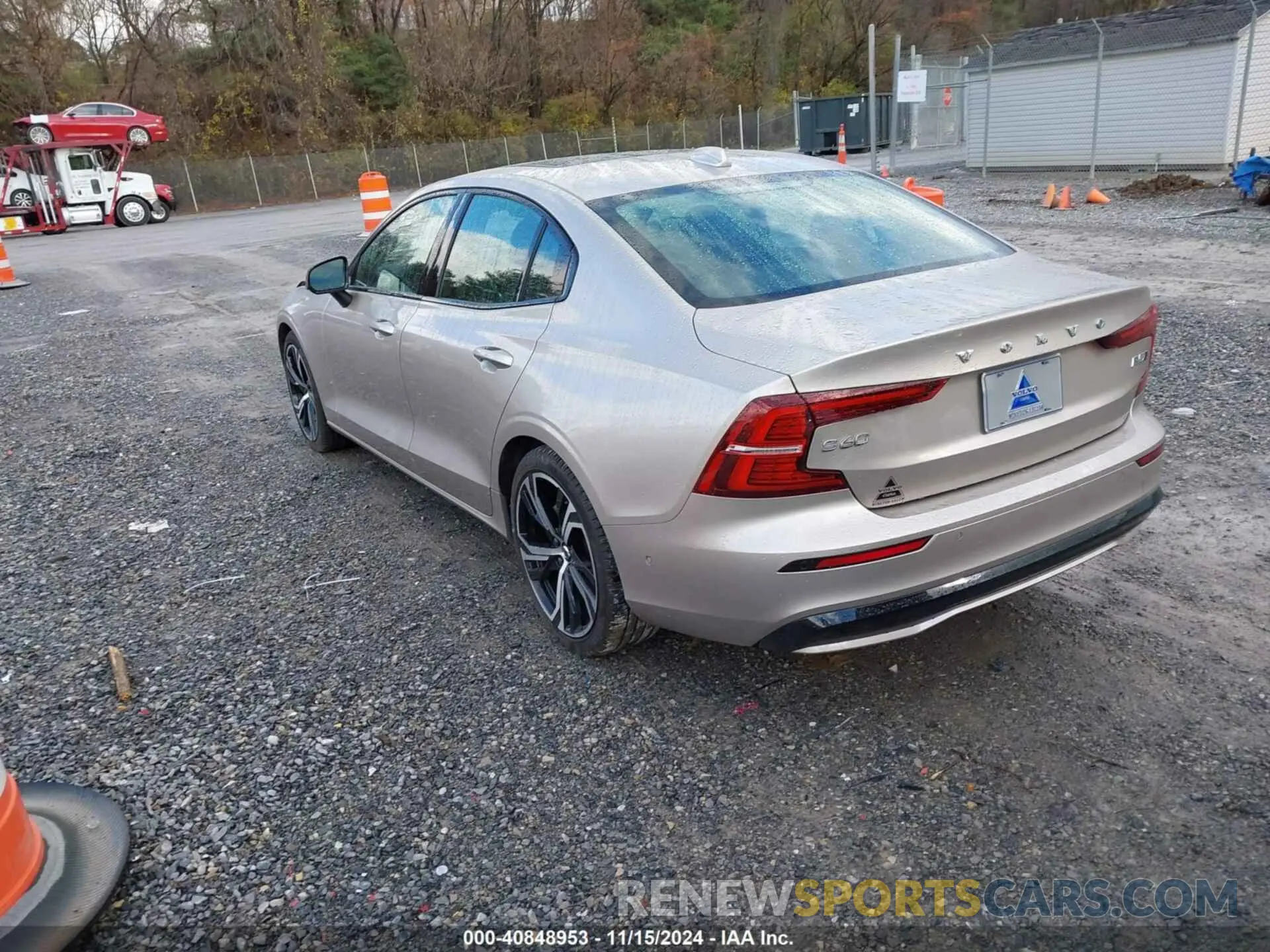 3 Photograph of a damaged car 7JRL12TW9PG254749 VOLVO S60 2023
