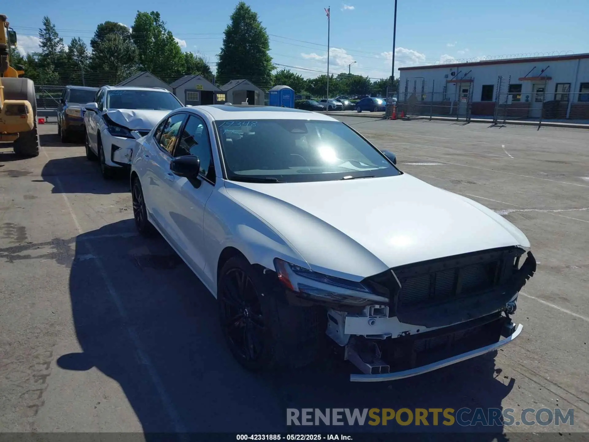 1 Photograph of a damaged car 7JRL12FH5RG314705 VOLVO S60 2024