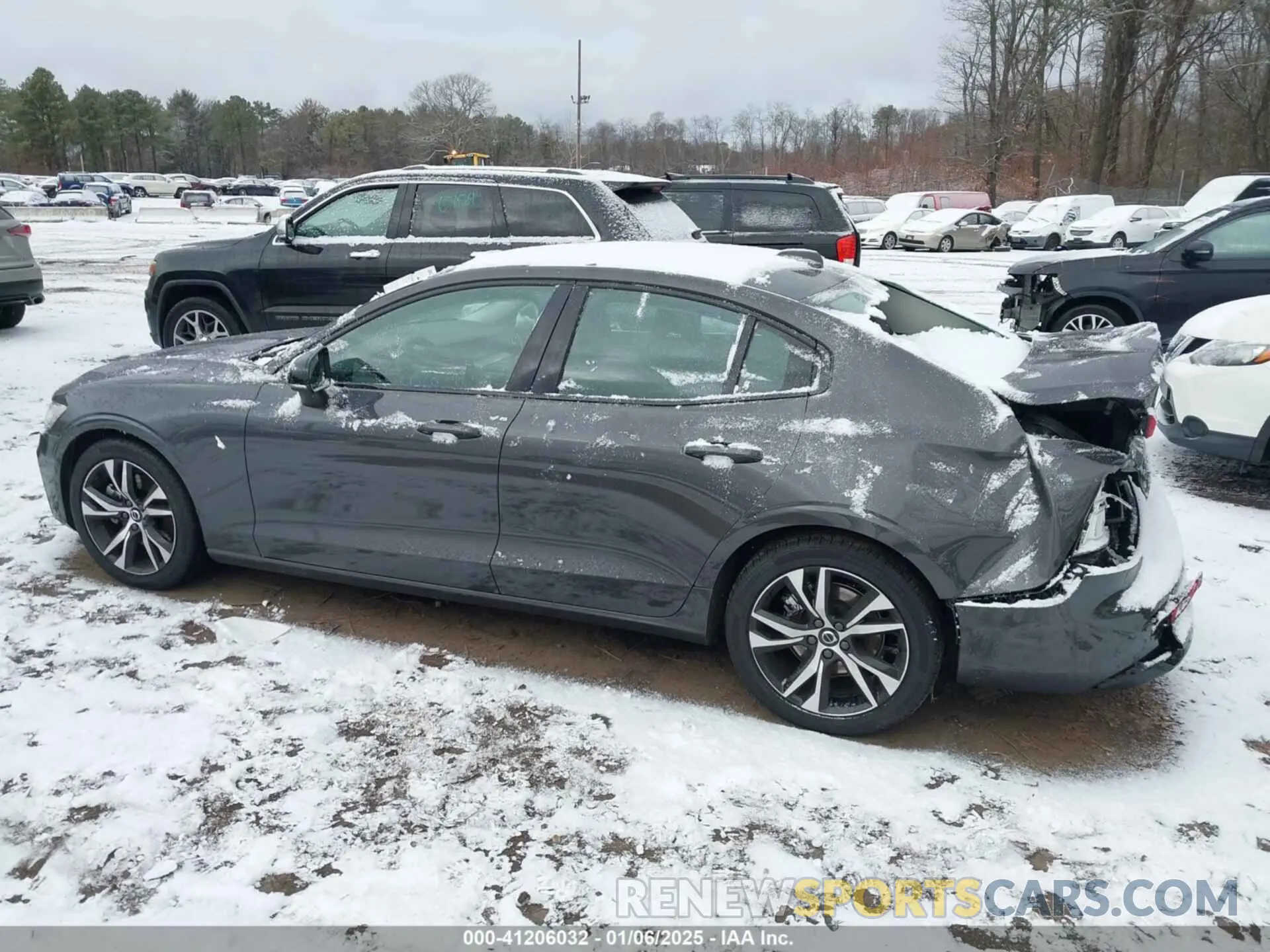 14 Photograph of a damaged car 7JRL12FK0RG322271 VOLVO S60 2024
