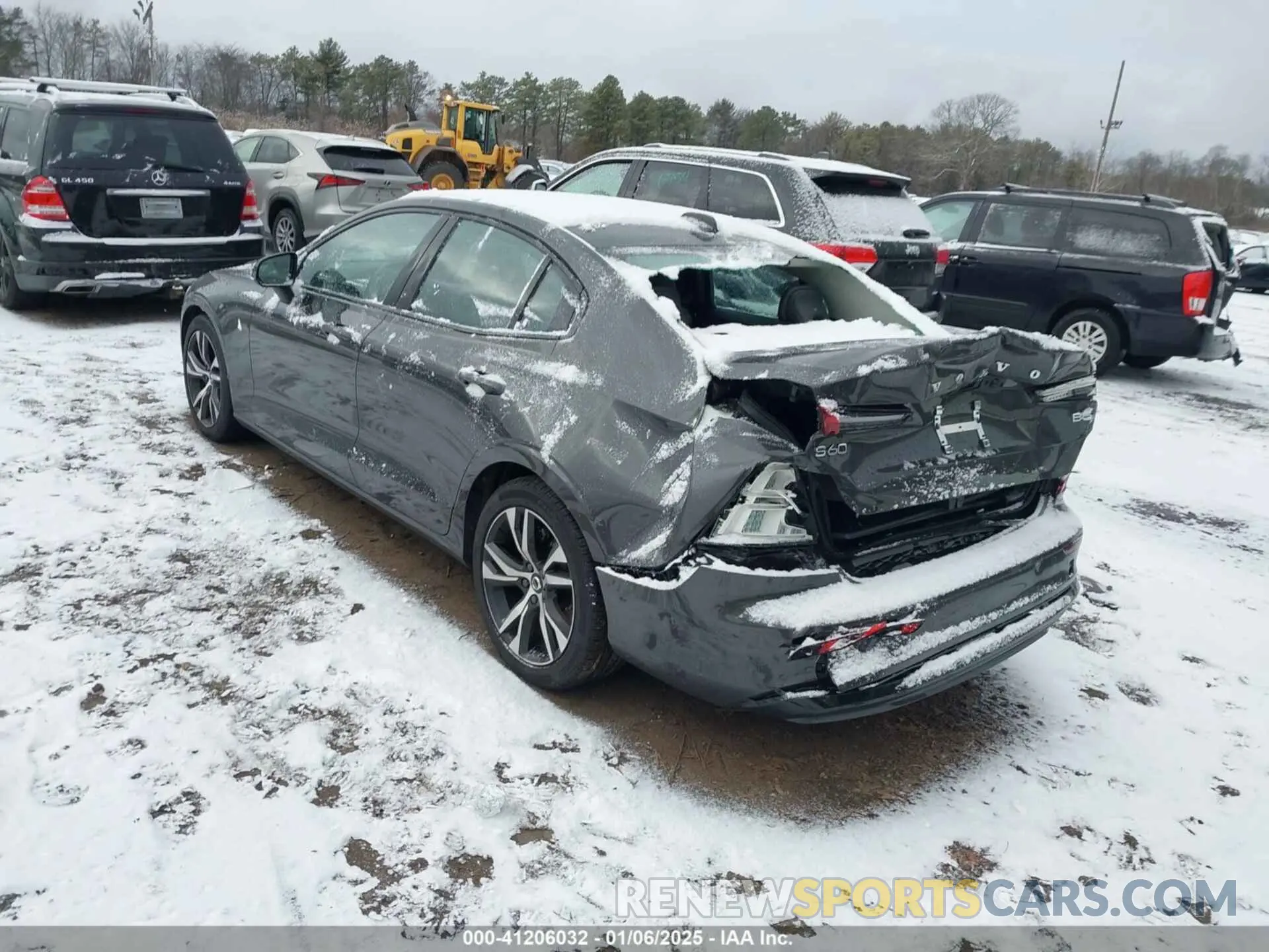 3 Photograph of a damaged car 7JRL12FK0RG322271 VOLVO S60 2024