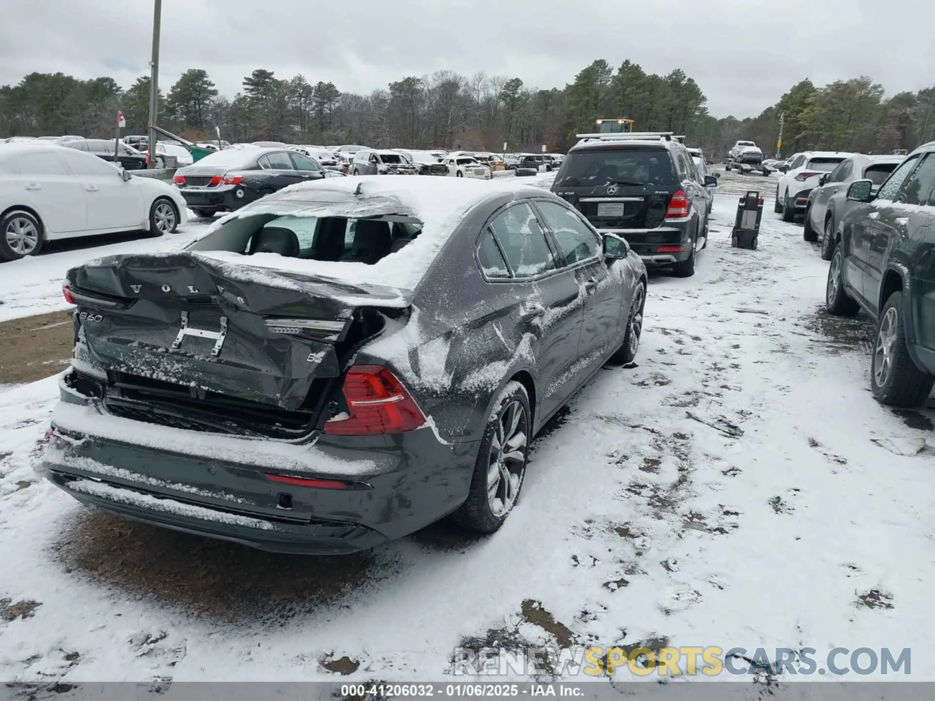 4 Photograph of a damaged car 7JRL12FK0RG322271 VOLVO S60 2024