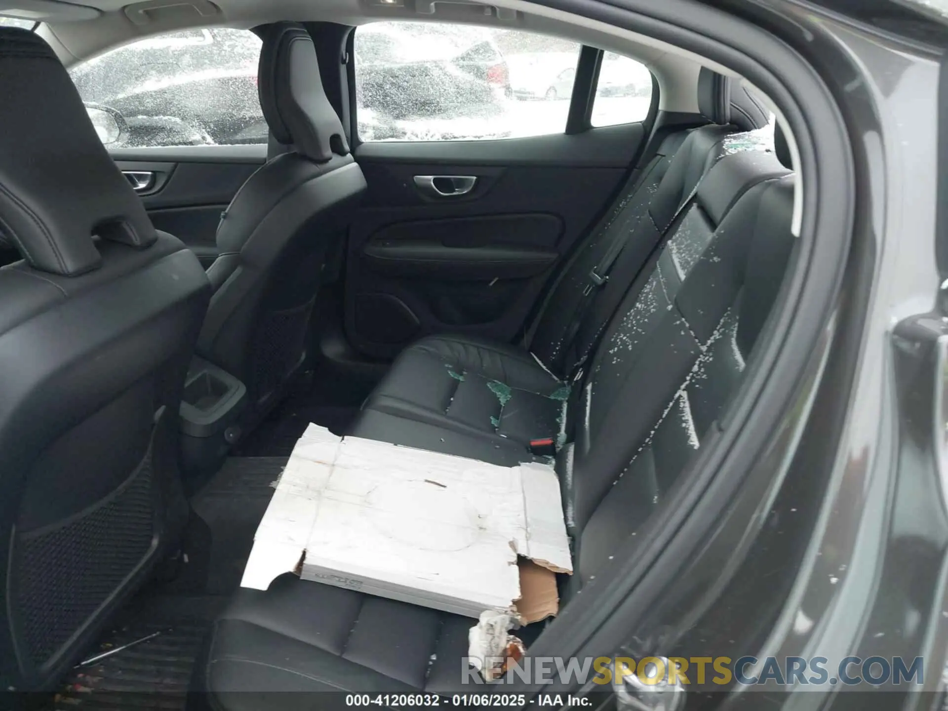8 Photograph of a damaged car 7JRL12FK0RG322271 VOLVO S60 2024