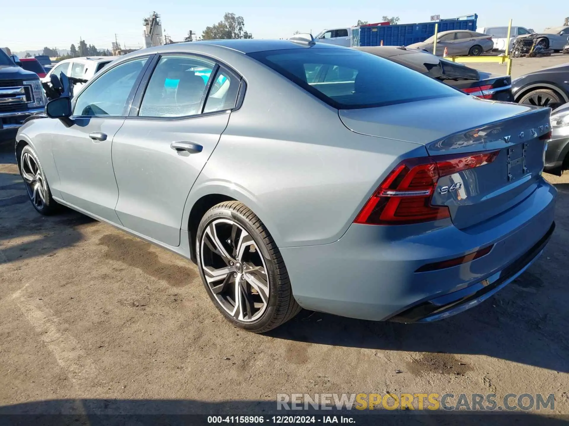 3 Photograph of a damaged car 7JRL12FK7RG319898 VOLVO S60 2024