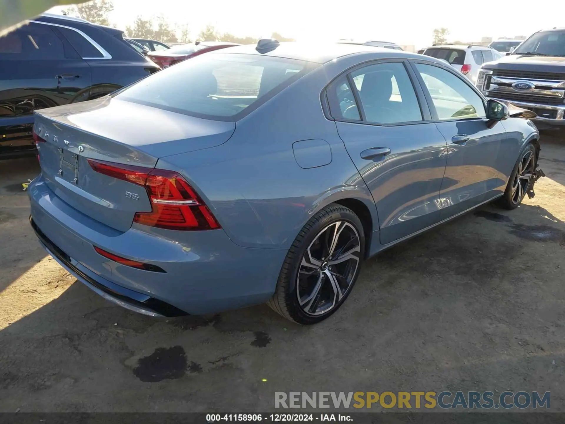 4 Photograph of a damaged car 7JRL12FK7RG319898 VOLVO S60 2024