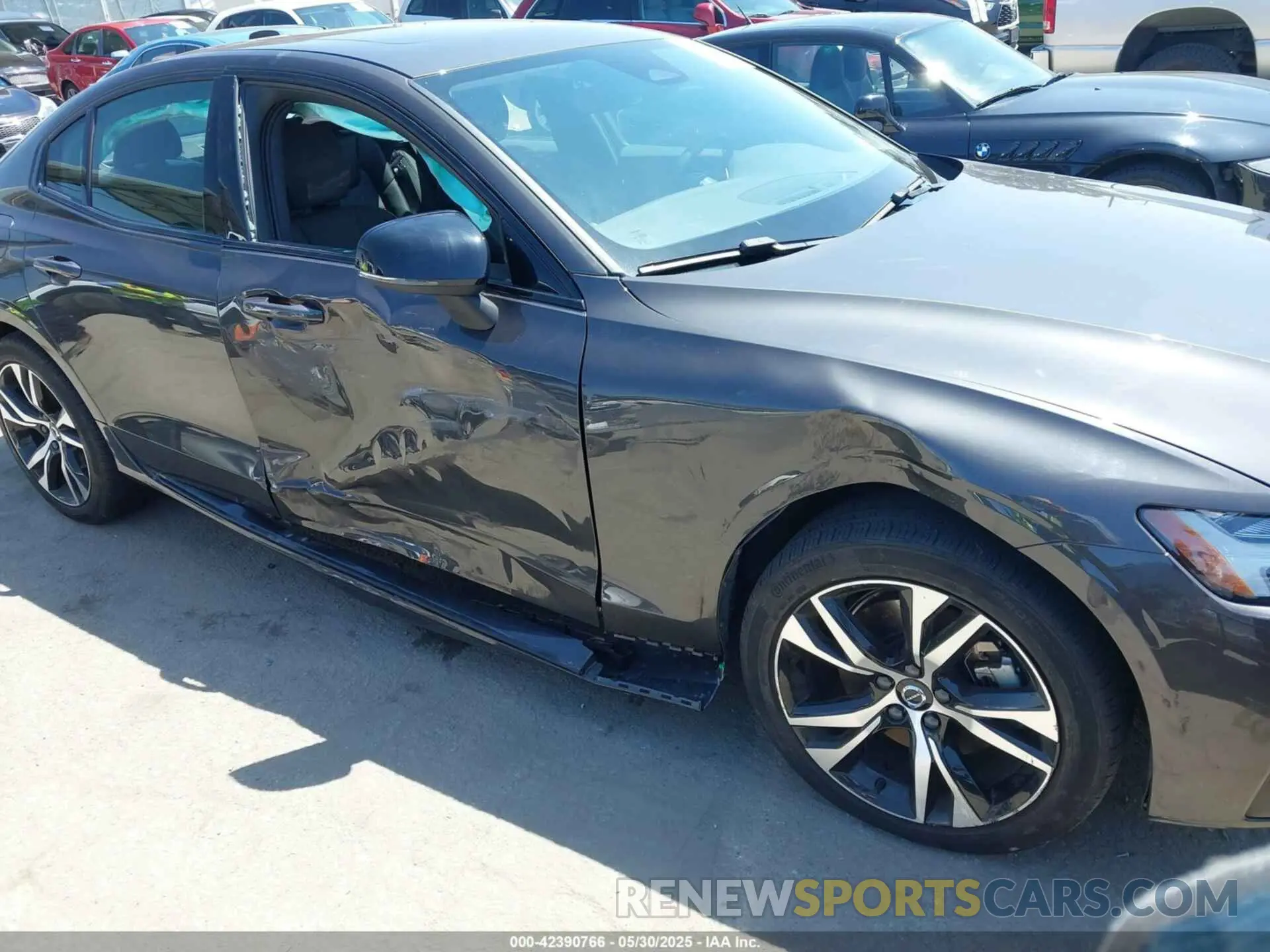 6 Photograph of a damaged car 7JRL12FKXRG296326 VOLVO S60 2024