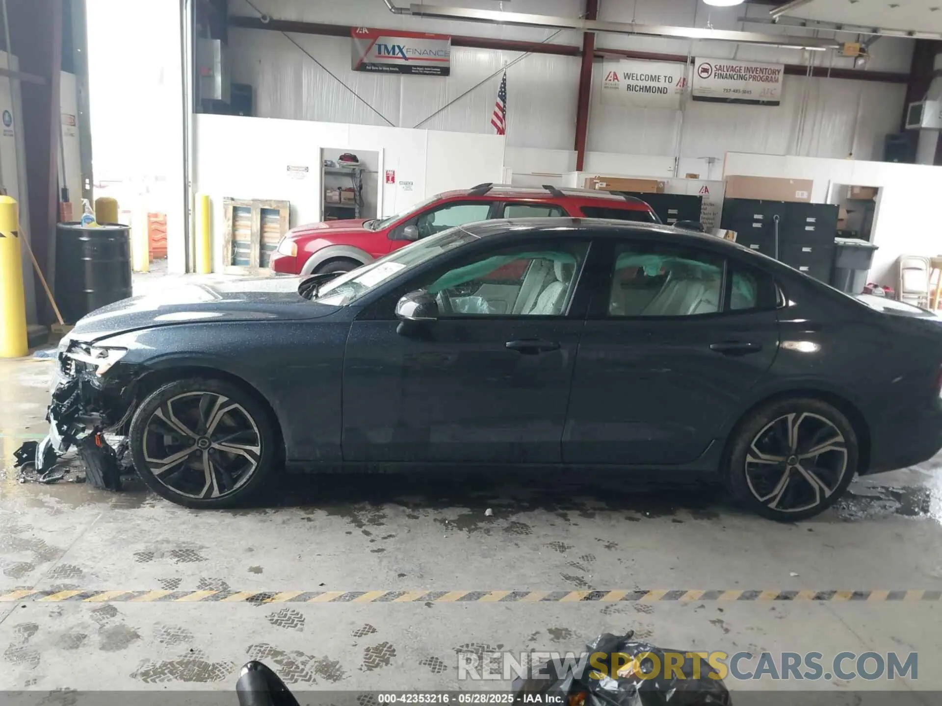 14 Photograph of a damaged car 7JRL12FL0RG295565 VOLVO S60 2024