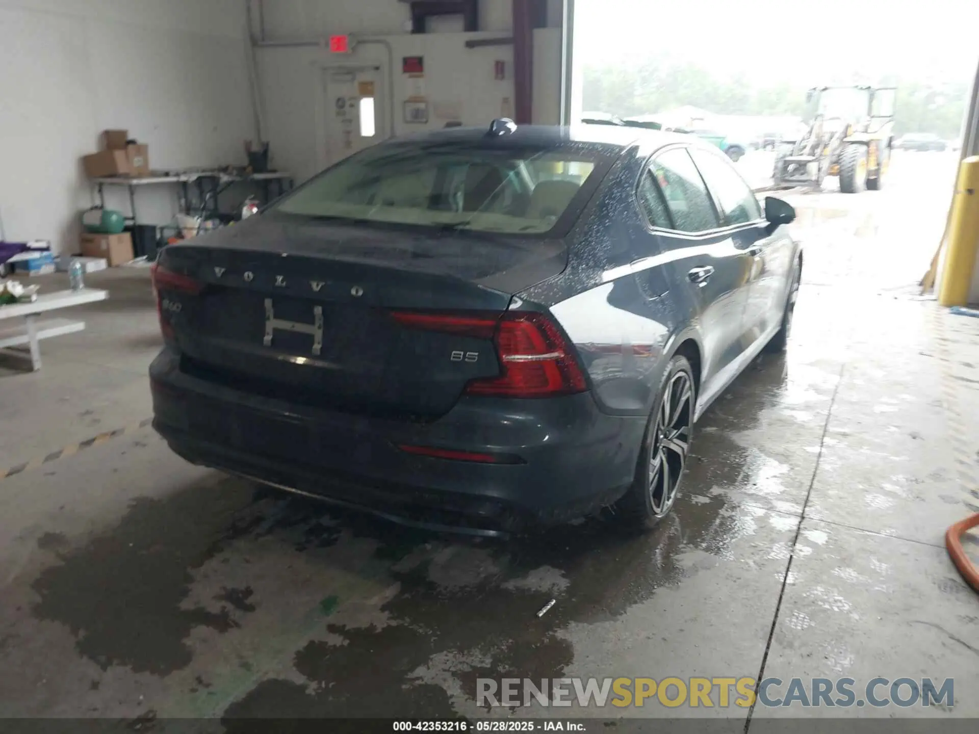 4 Photograph of a damaged car 7JRL12FL0RG295565 VOLVO S60 2024