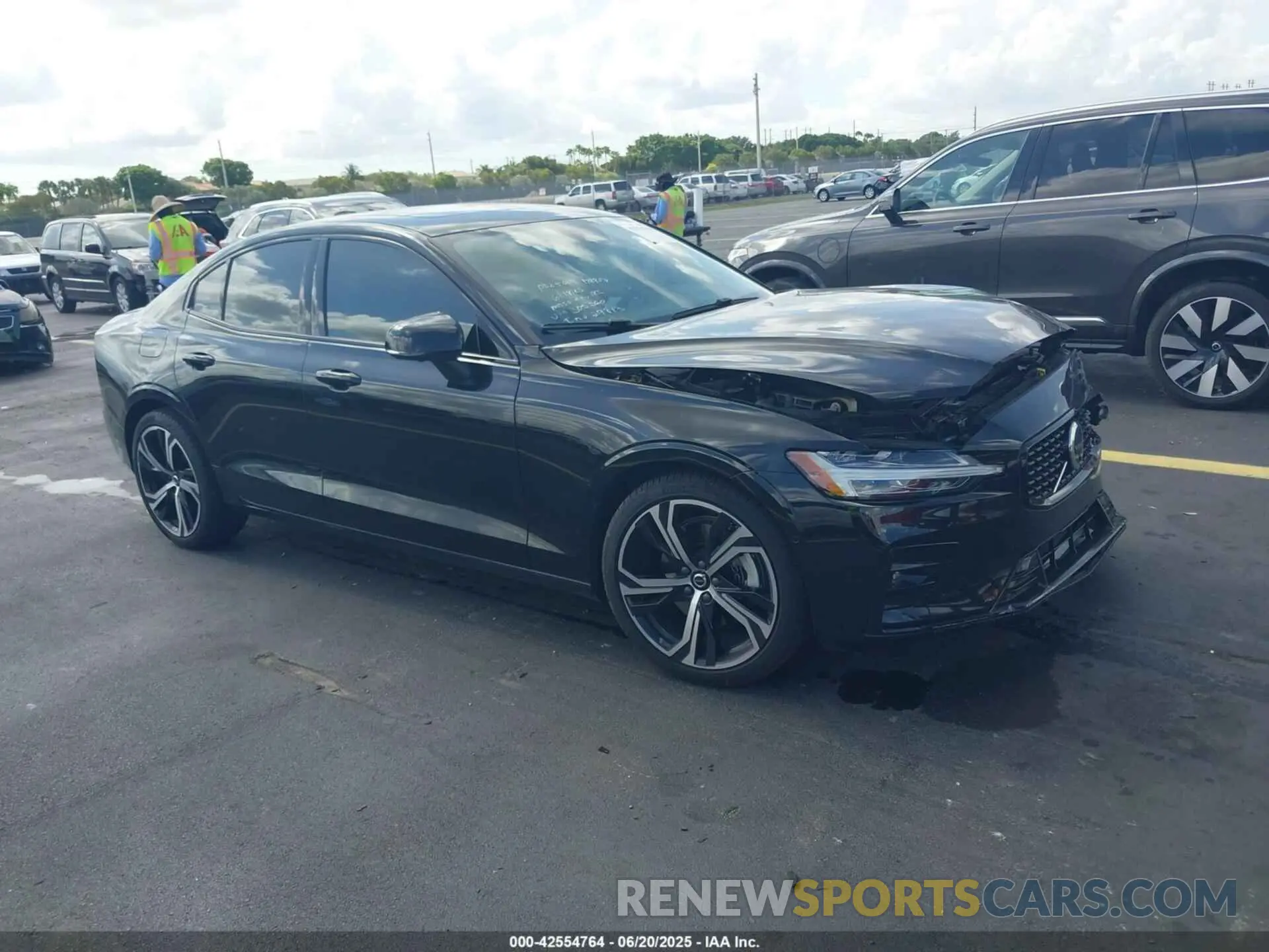 1 Photograph of a damaged car 7JRL12FL1RG305360 VOLVO S60 2024