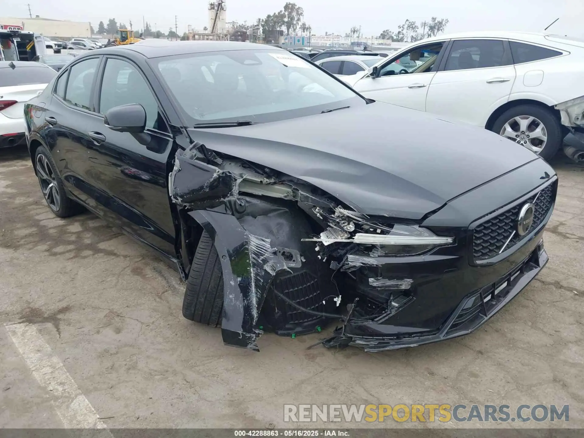 1 Photograph of a damaged car 7JRL12FL4RG324517 VOLVO S60 2024
