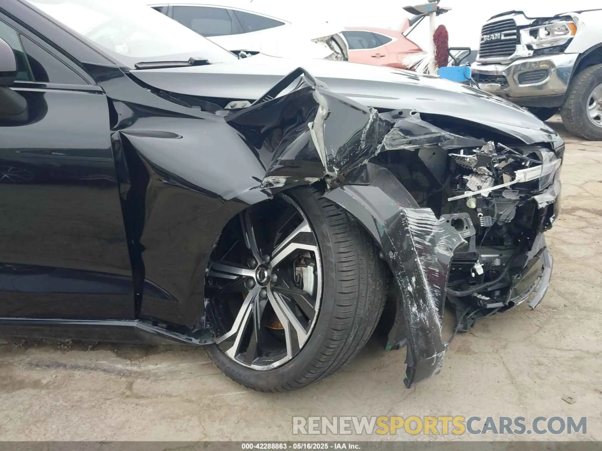 16 Photograph of a damaged car 7JRL12FL4RG324517 VOLVO S60 2024