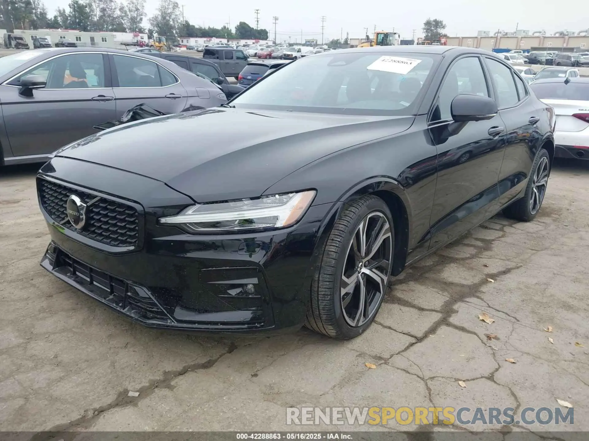 2 Photograph of a damaged car 7JRL12FL4RG324517 VOLVO S60 2024