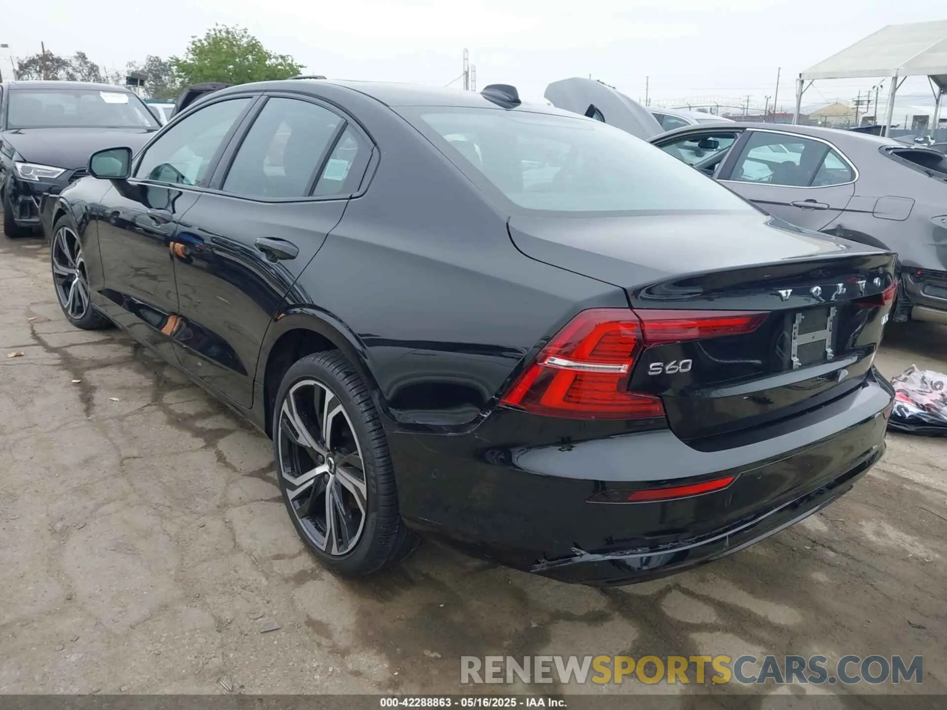 3 Photograph of a damaged car 7JRL12FL4RG324517 VOLVO S60 2024