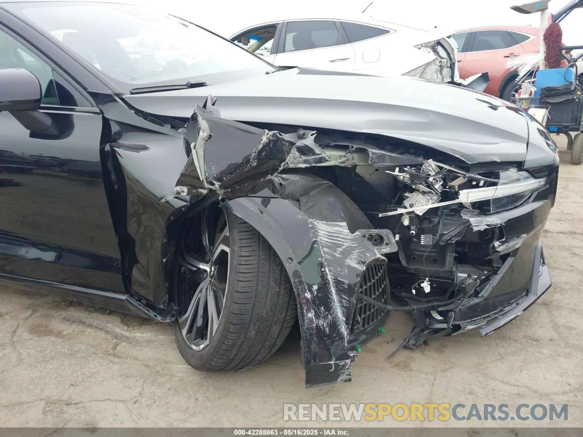 6 Photograph of a damaged car 7JRL12FL4RG324517 VOLVO S60 2024