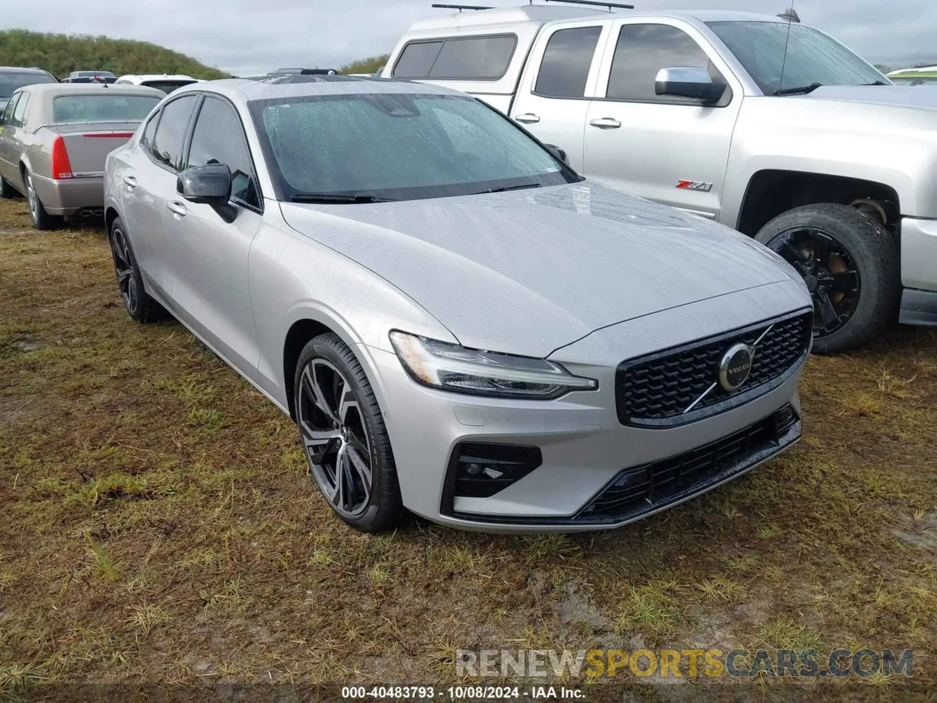 1 Photograph of a damaged car 7JRL12FL5RG313655 VOLVO S60 2024
