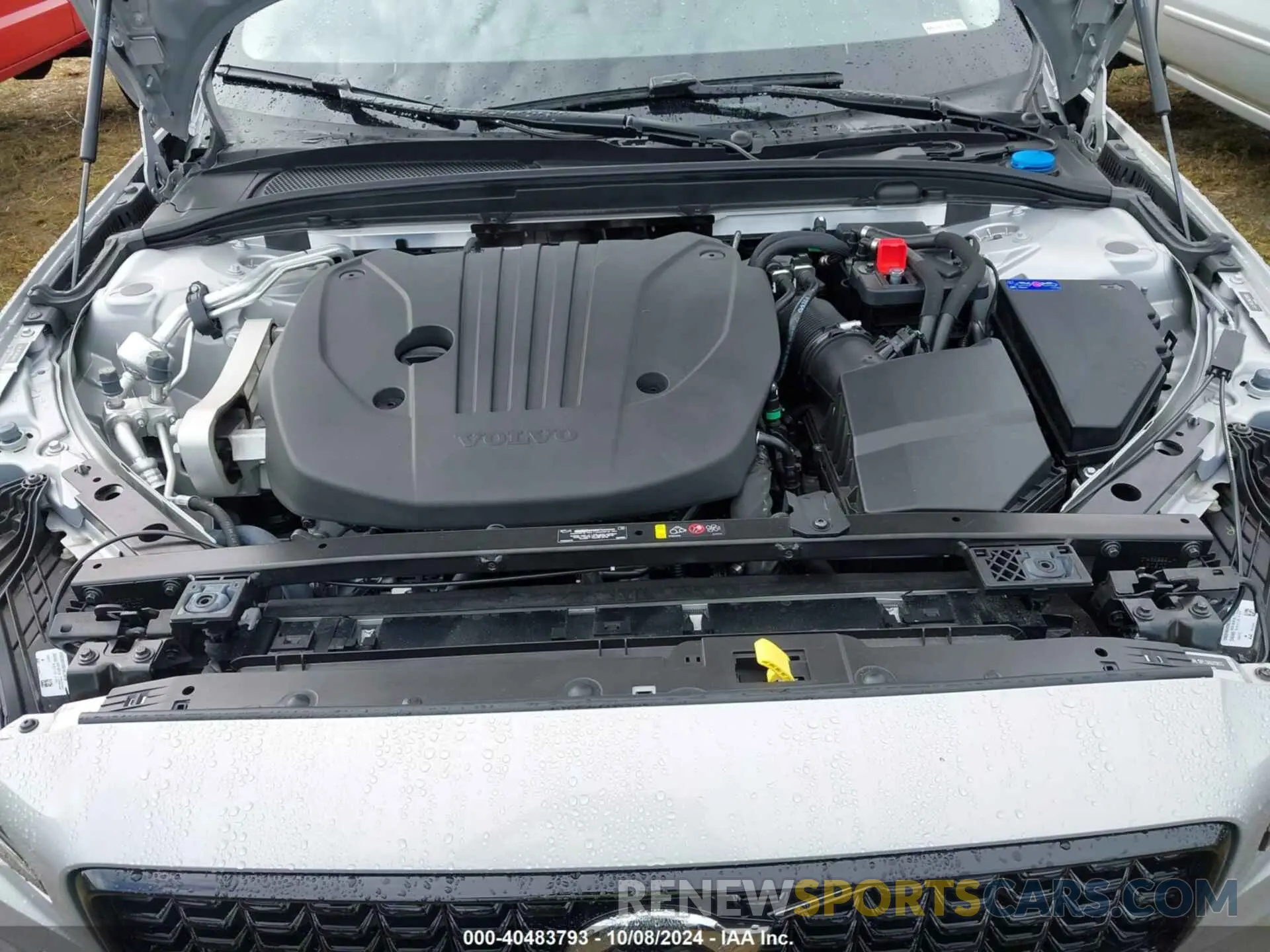 10 Photograph of a damaged car 7JRL12FL5RG313655 VOLVO S60 2024