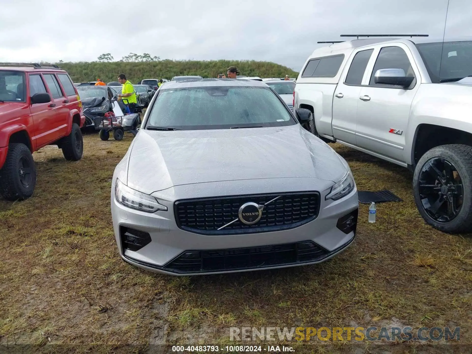 12 Photograph of a damaged car 7JRL12FL5RG313655 VOLVO S60 2024