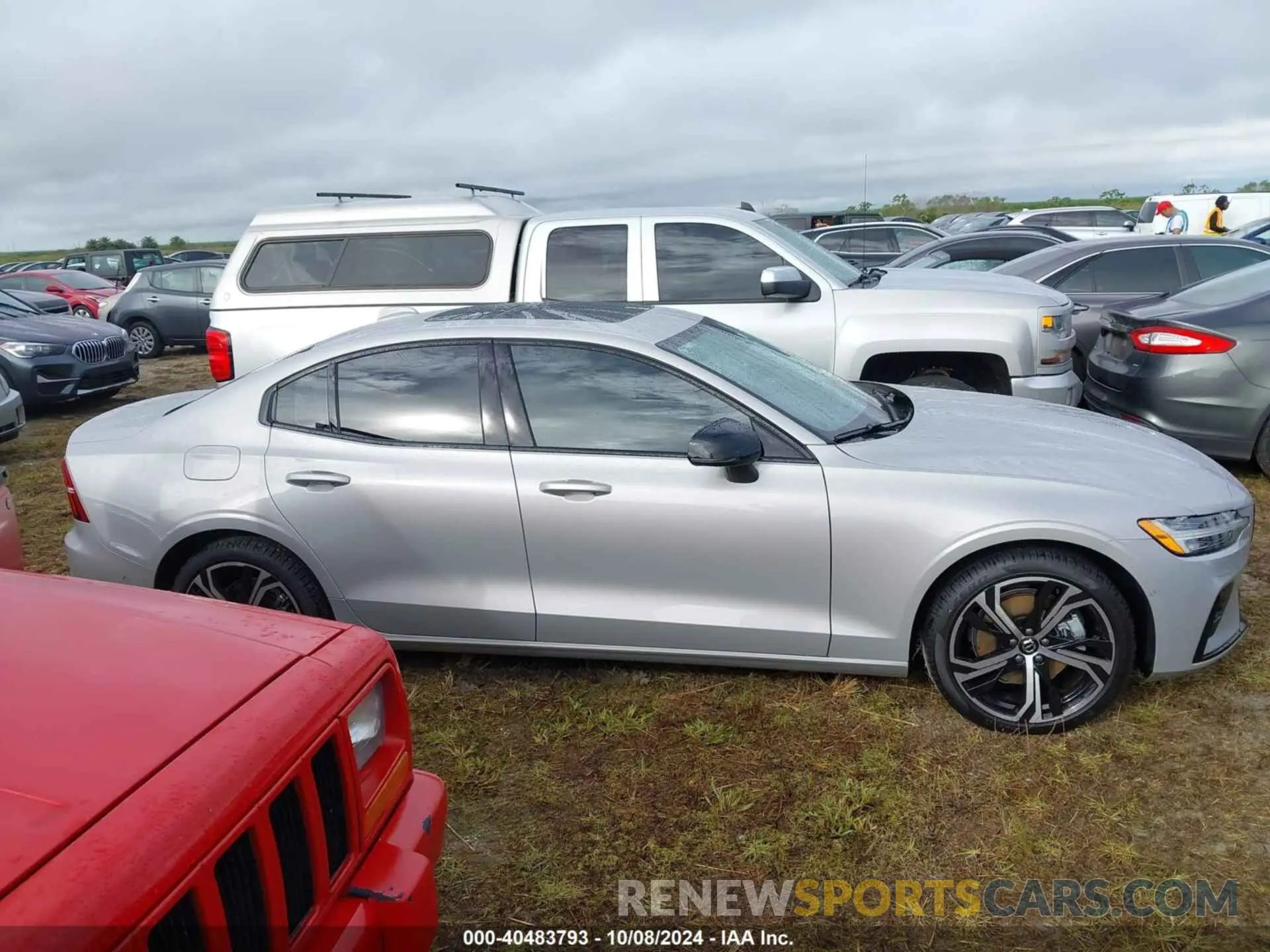 13 Photograph of a damaged car 7JRL12FL5RG313655 VOLVO S60 2024