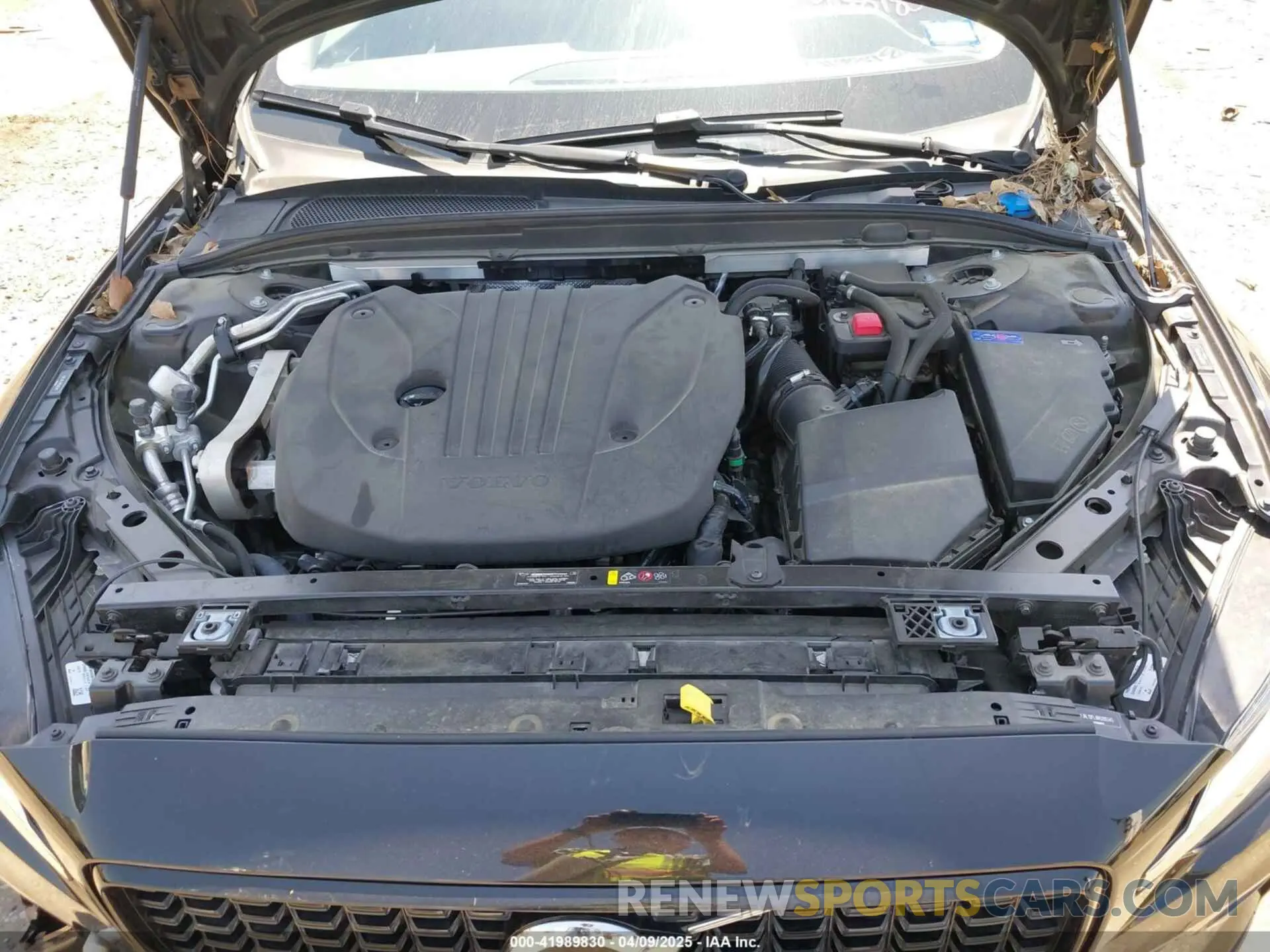 10 Photograph of a damaged car 7JRL12FL8RG295345 VOLVO S60 2024