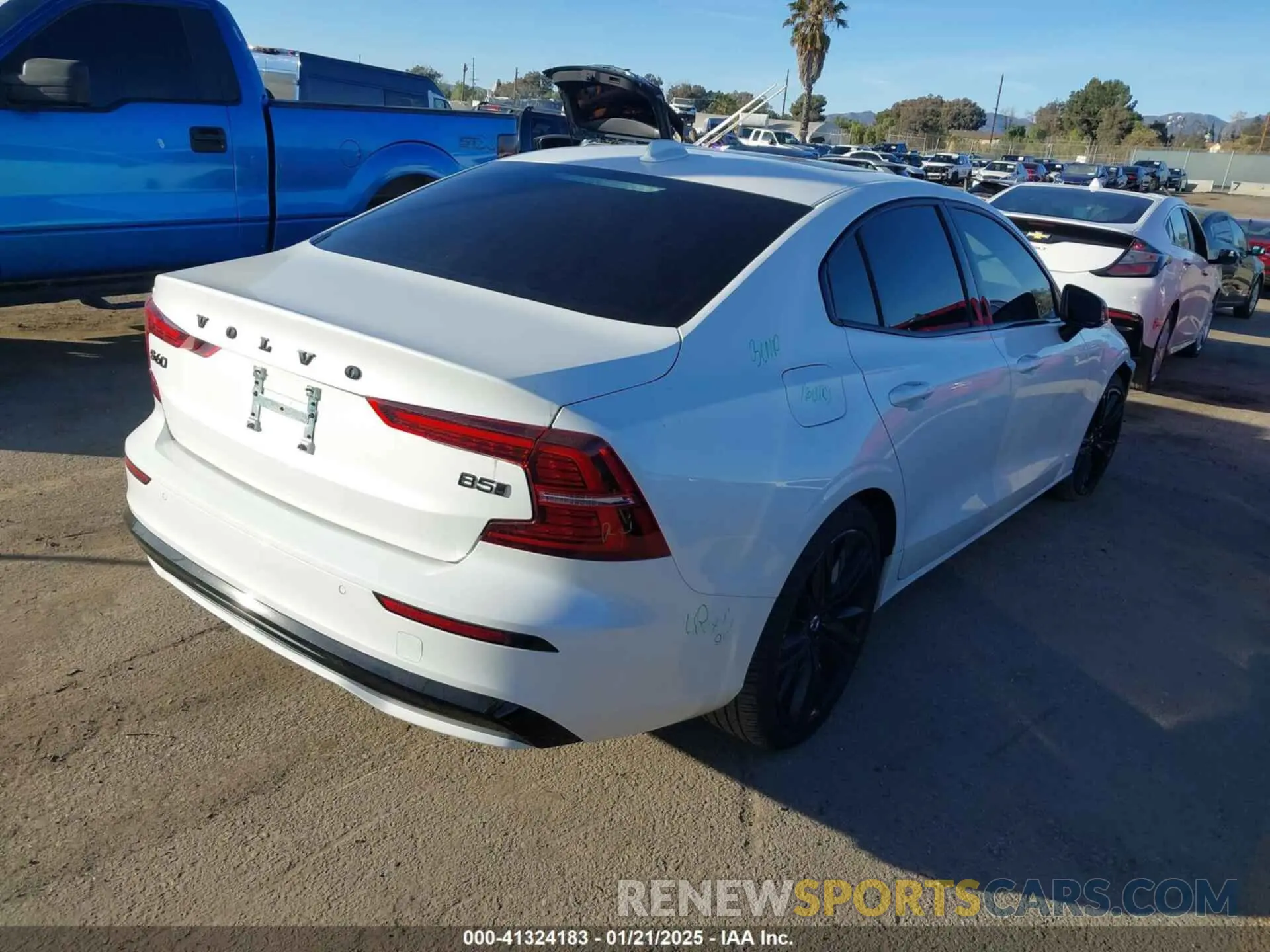 4 Photograph of a damaged car 7JRL12TH1RG294814 VOLVO S60 2024