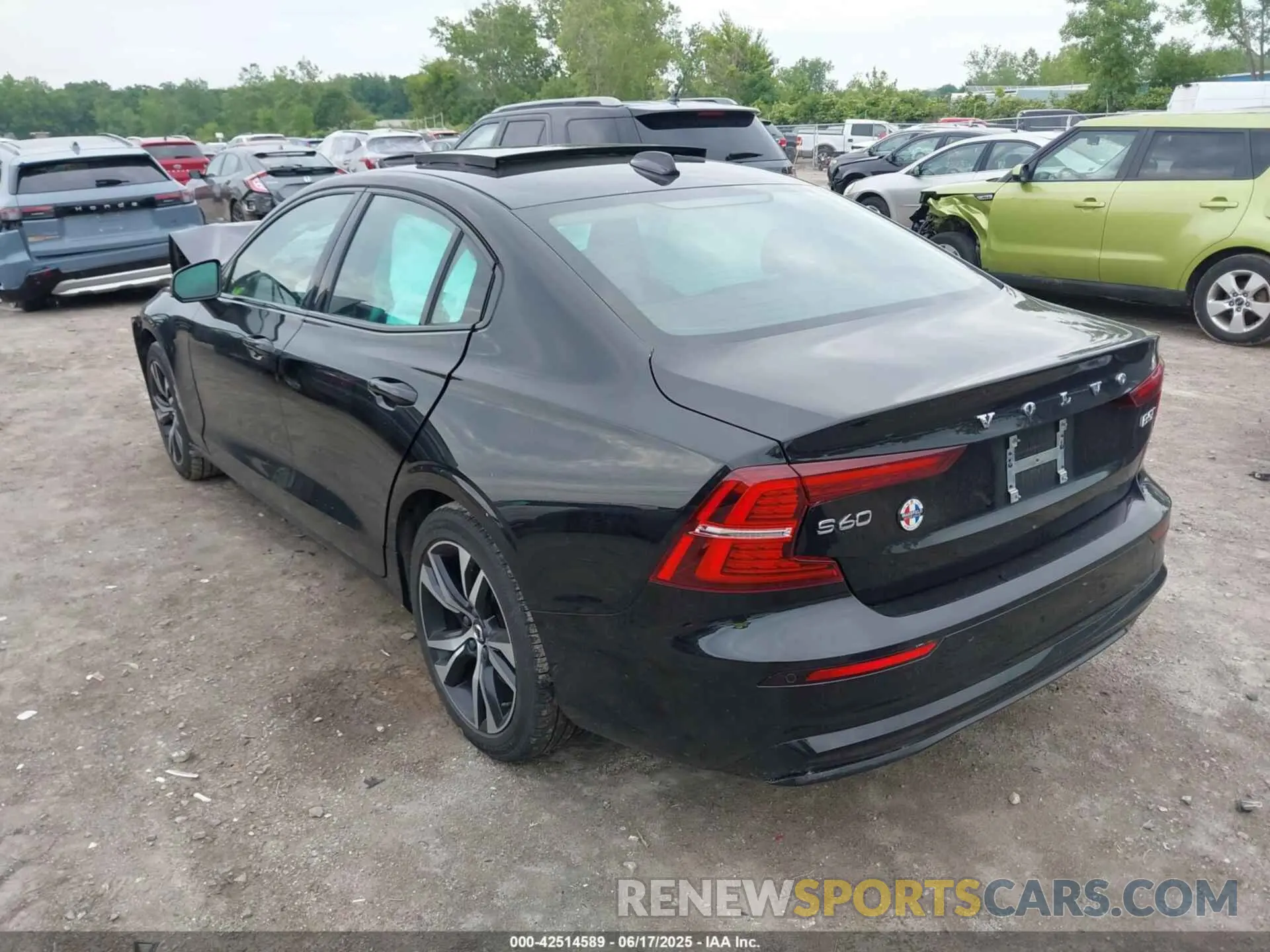 3 Photograph of a damaged car 7JRL12TK3RG297323 VOLVO S60 2024