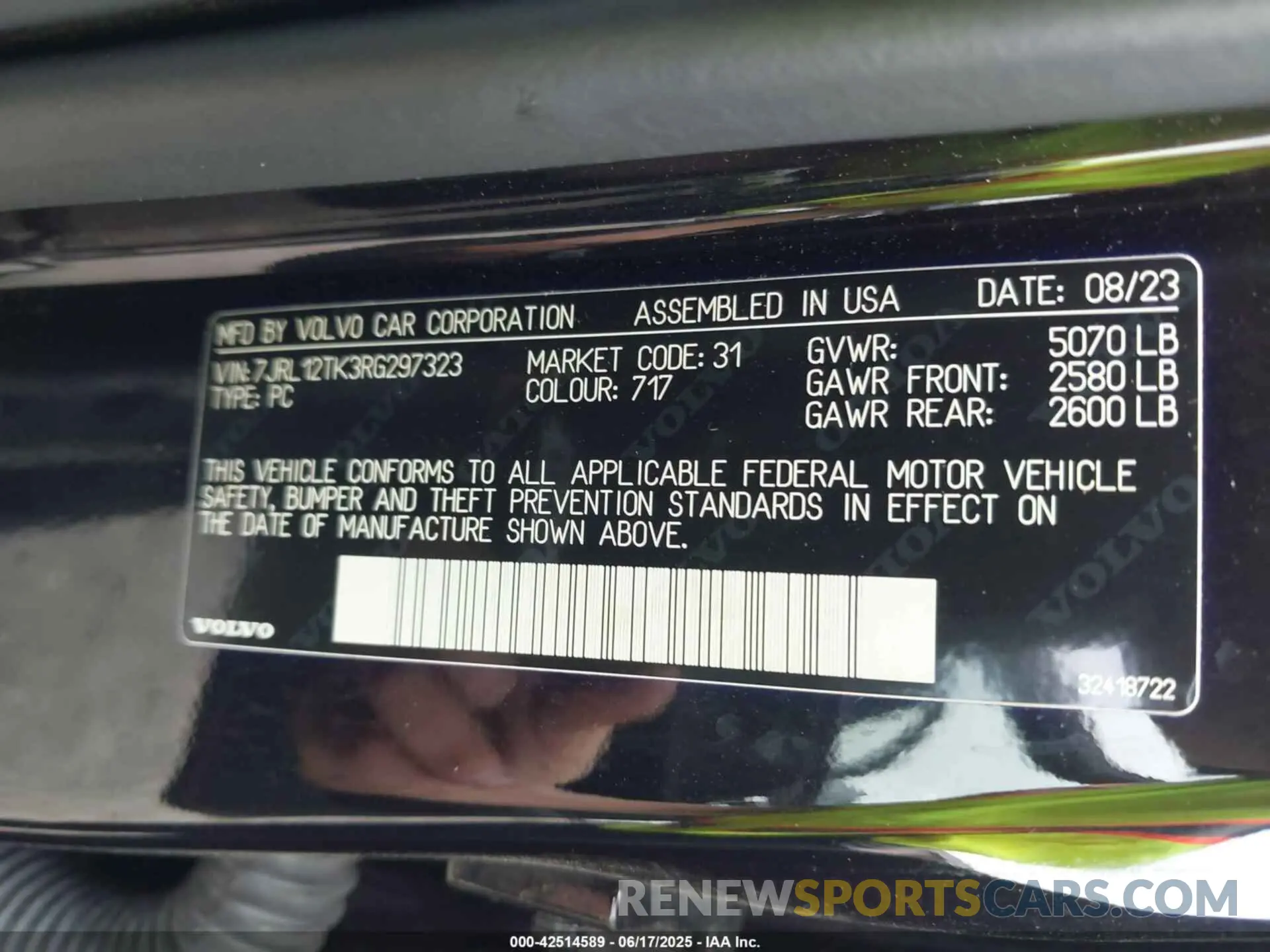 9 Photograph of a damaged car 7JRL12TK3RG297323 VOLVO S60 2024