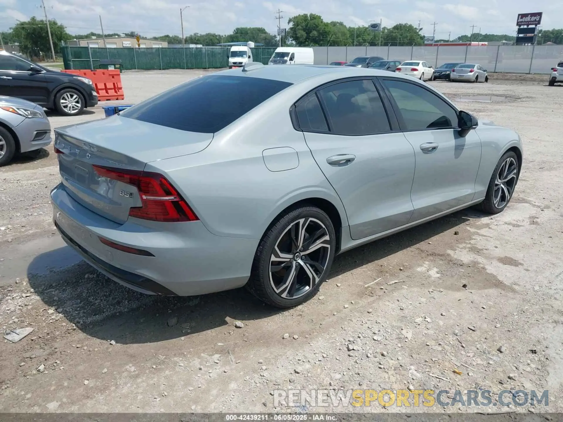 4 Photograph of a damaged car 7JRL12TK4RG282667 VOLVO S60 2024