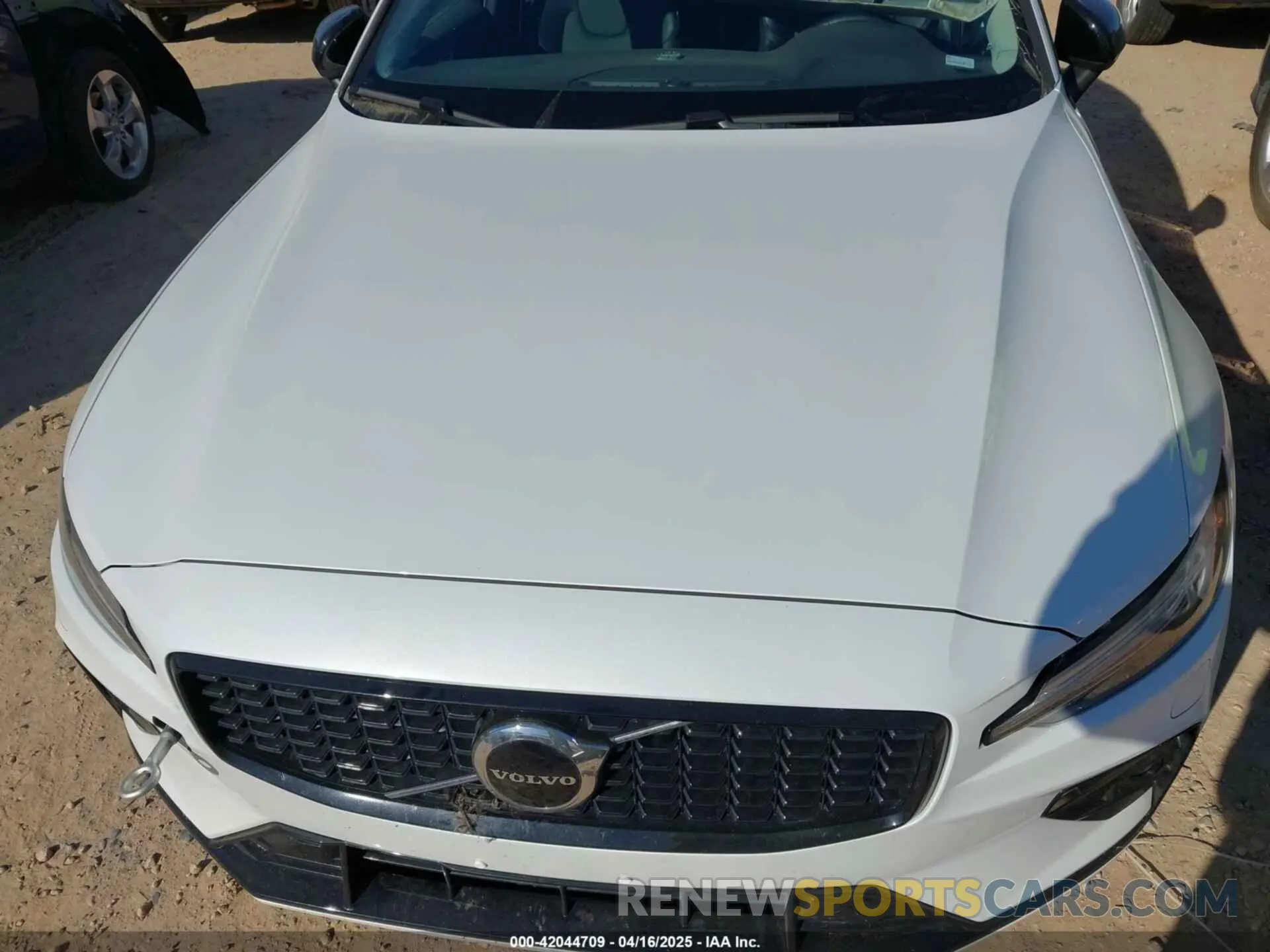 10 Photograph of a damaged car 7JRL12TK4RG297119 VOLVO S60 2024