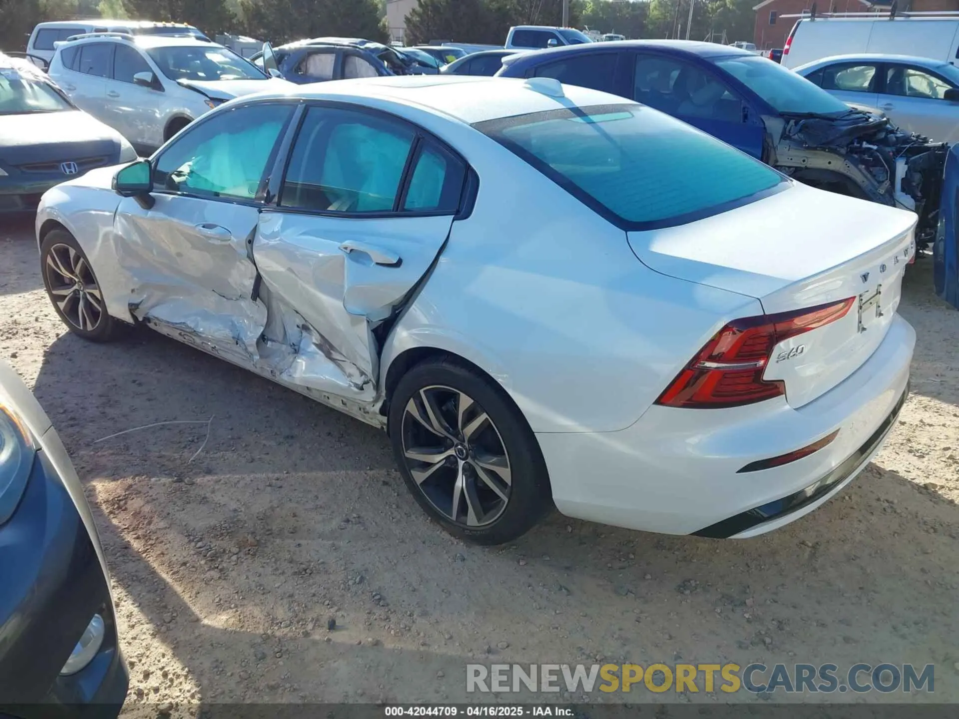 3 Photograph of a damaged car 7JRL12TK4RG297119 VOLVO S60 2024
