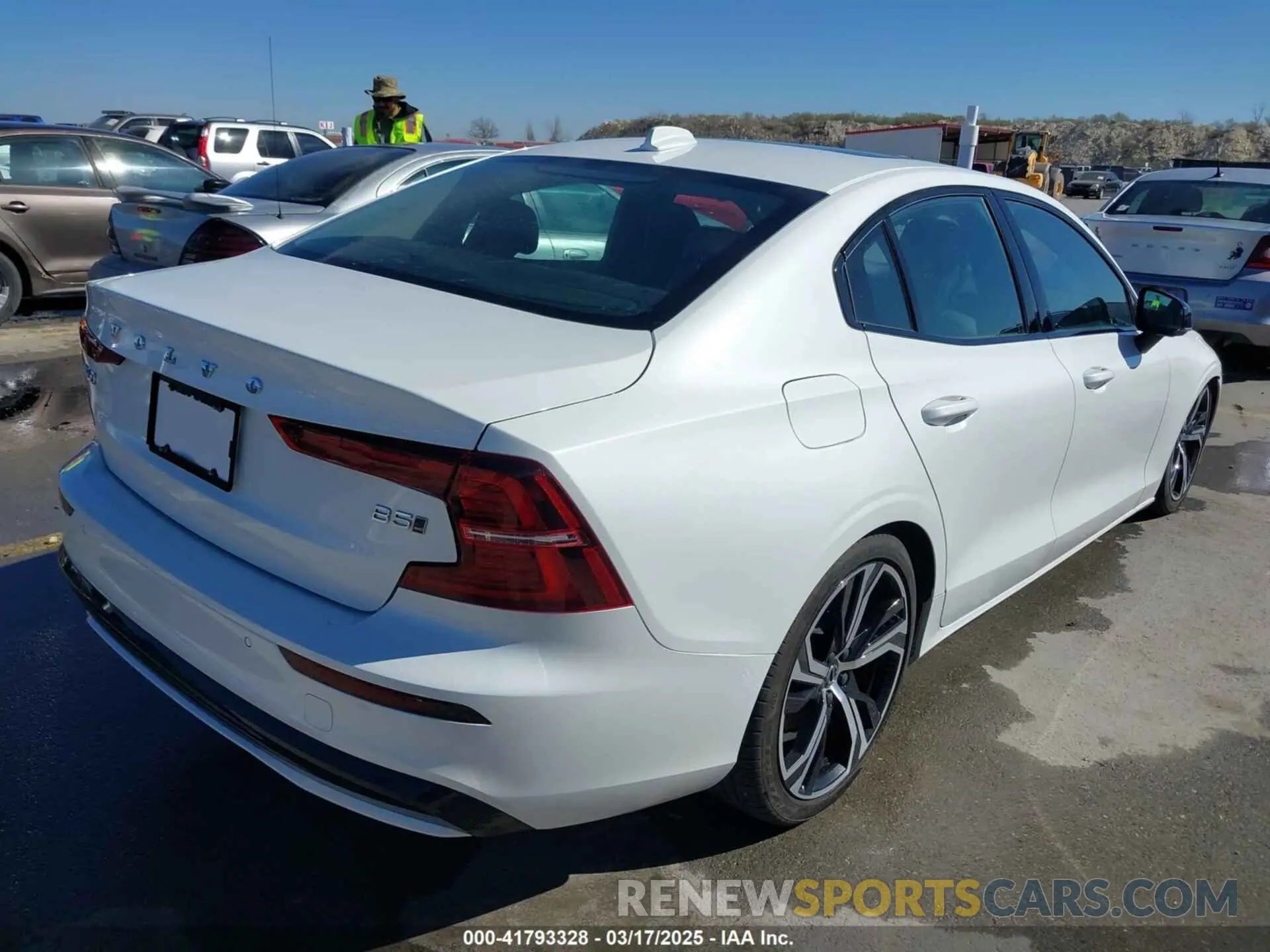 4 Photograph of a damaged car 7JRL12TK5RG303283 VOLVO S60 2024