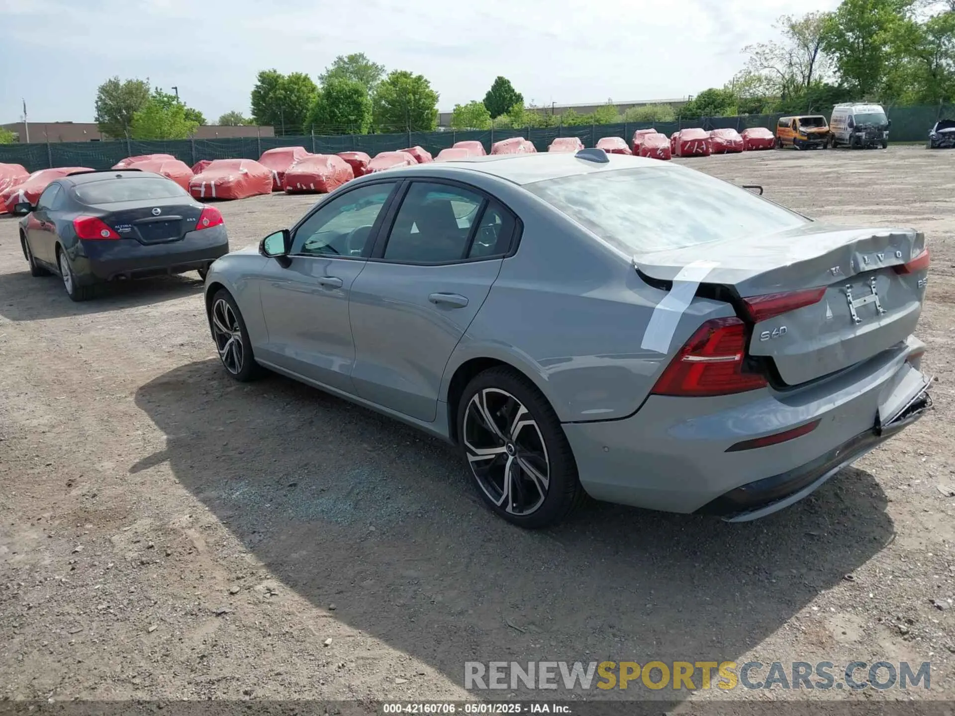 3 Photograph of a damaged car 7JRL12TL2RG301001 VOLVO S60 2024