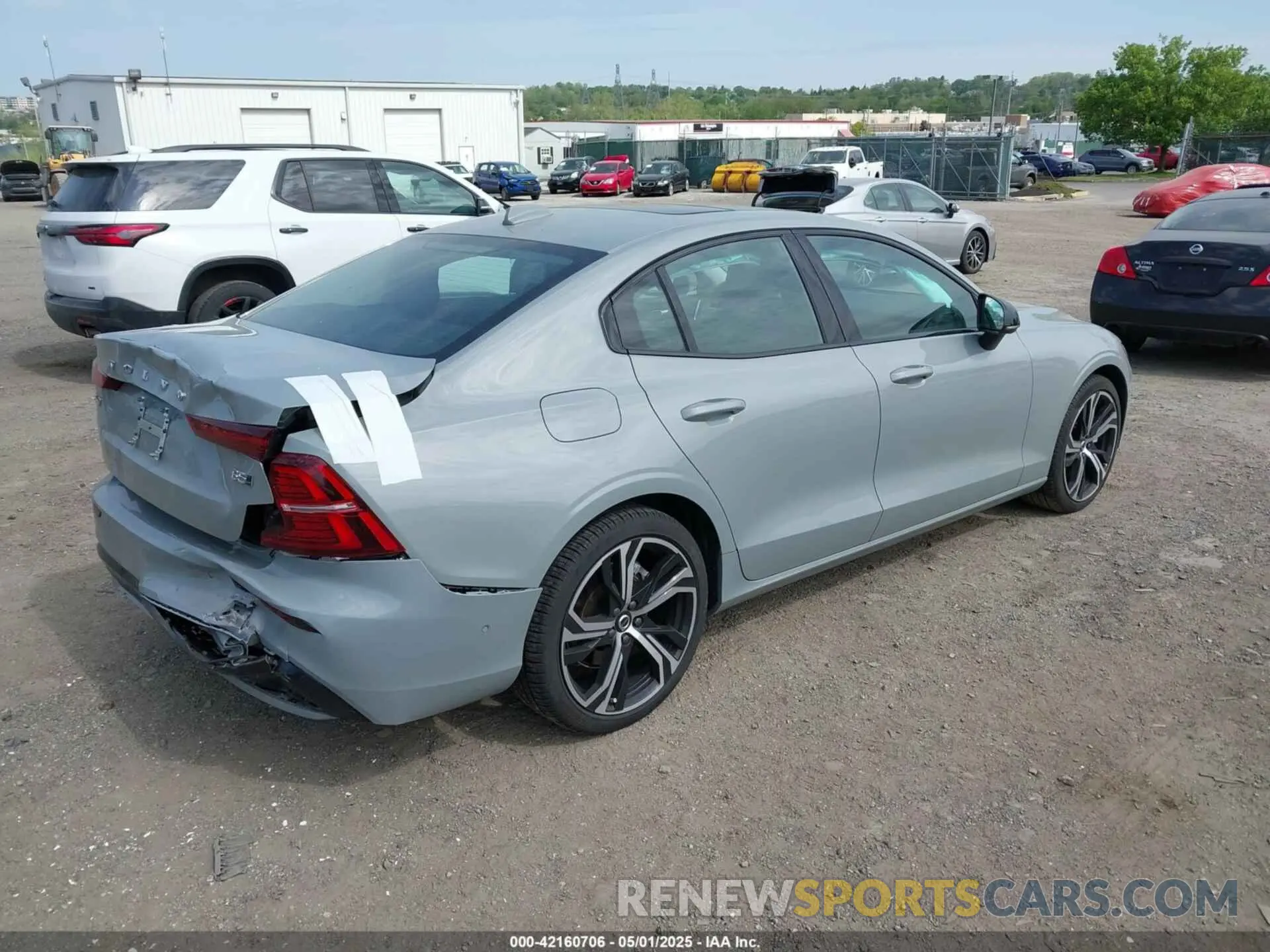 4 Photograph of a damaged car 7JRL12TL2RG301001 VOLVO S60 2024