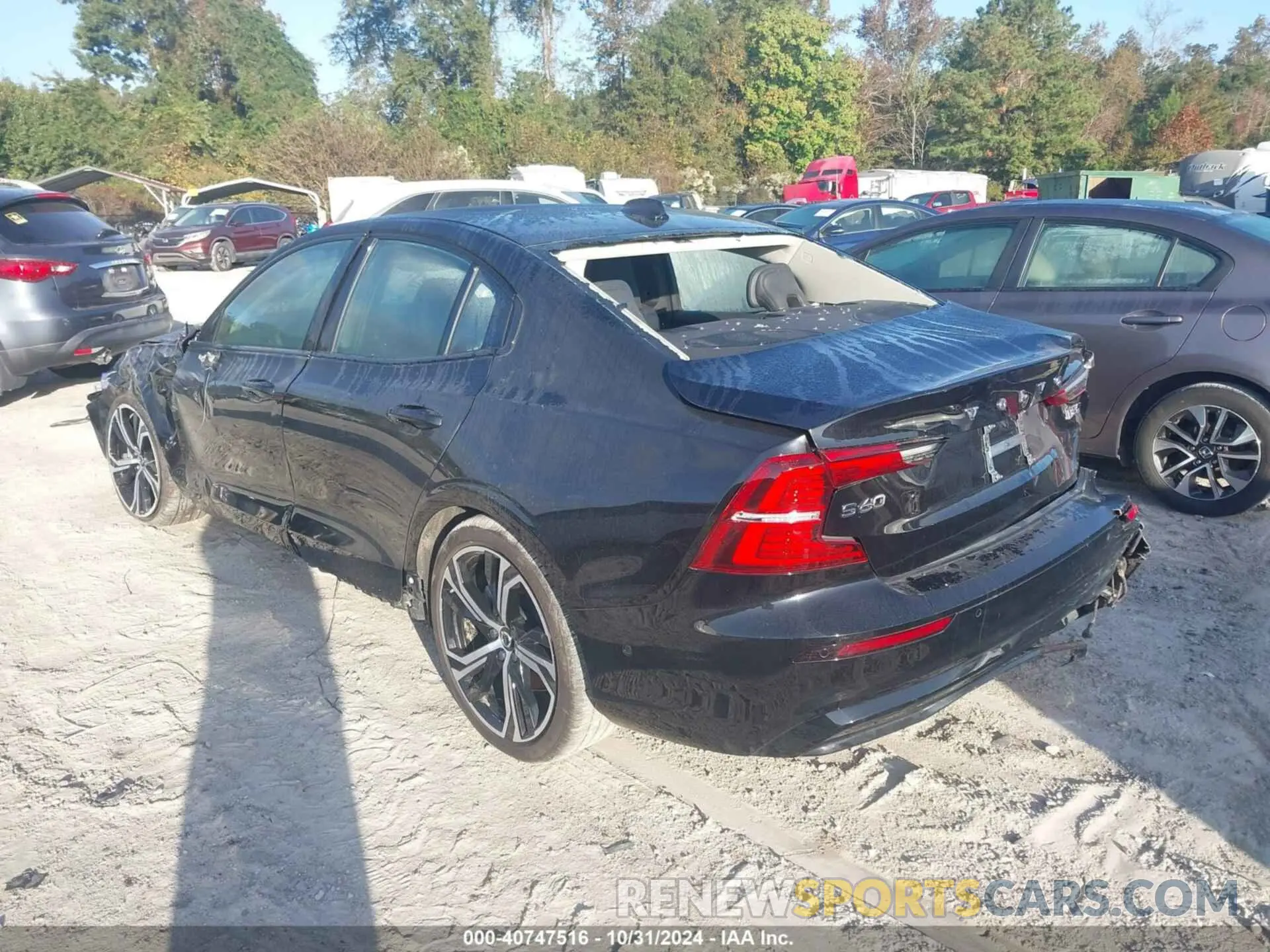 3 Photograph of a damaged car 7JRL12TM9RG308245 VOLVO S60 2024