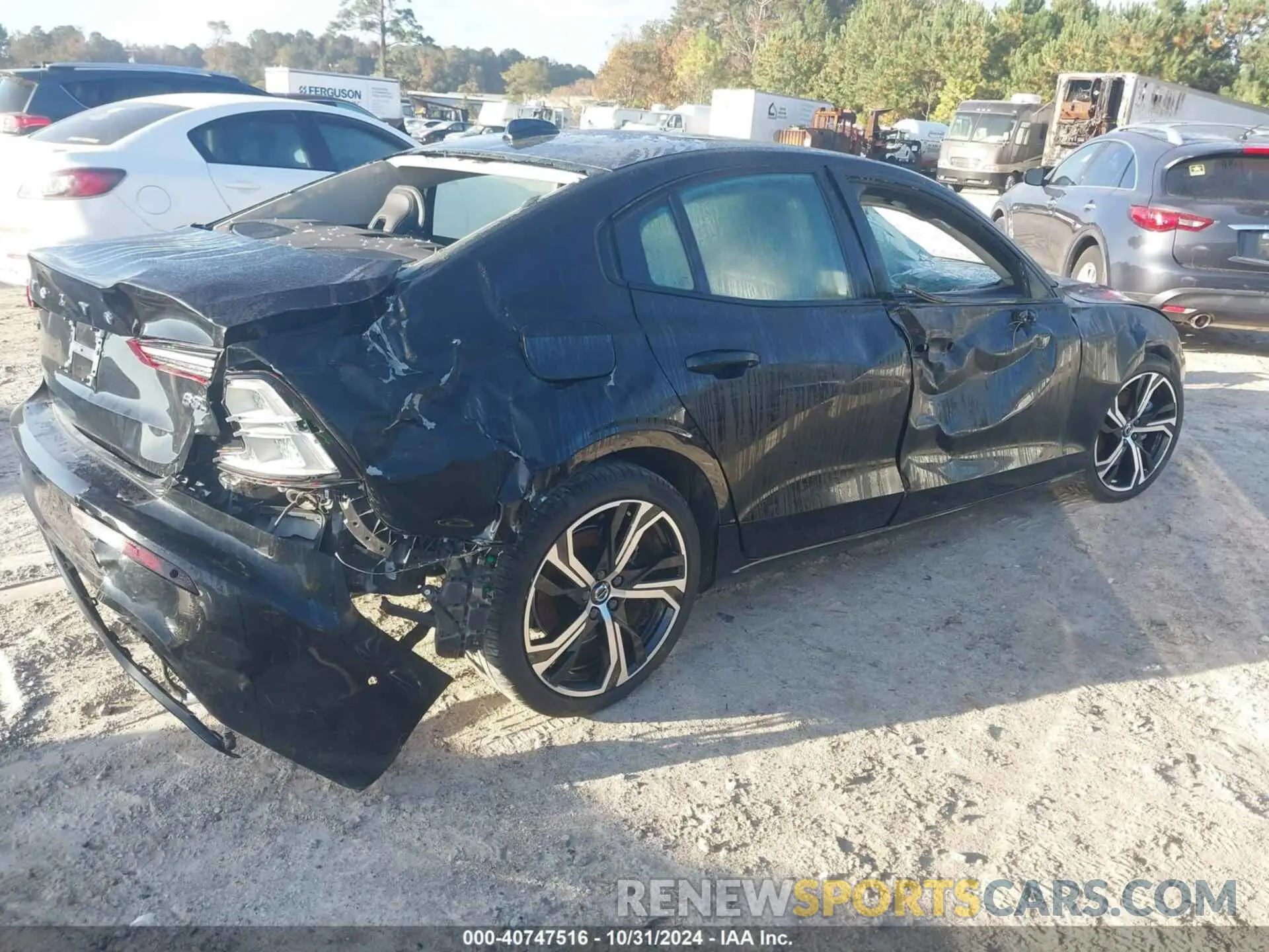 4 Photograph of a damaged car 7JRL12TM9RG308245 VOLVO S60 2024