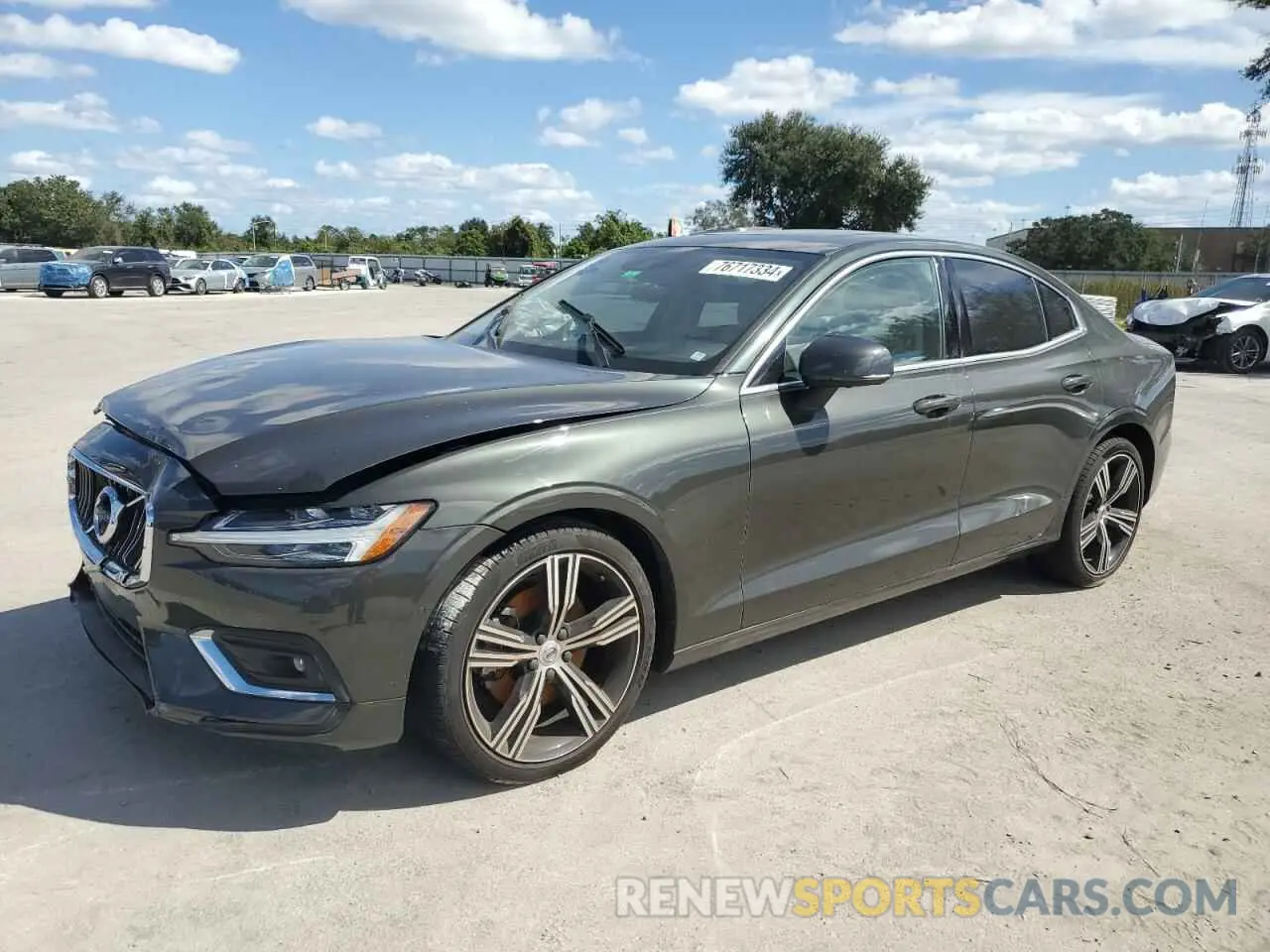 1 Photograph of a damaged car 7JRL12FL8NG163034 VOLVO S60 B5 INS 2022