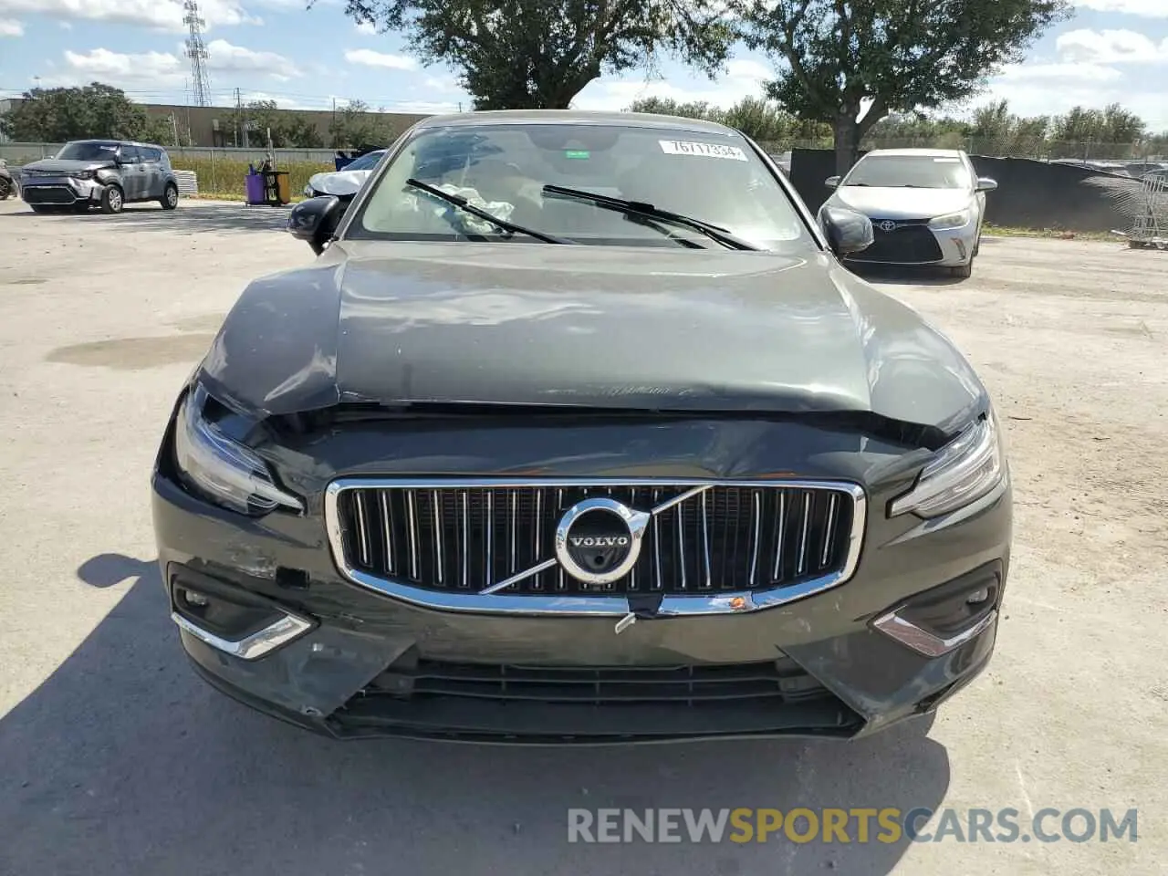 5 Photograph of a damaged car 7JRL12FL8NG163034 VOLVO S60 B5 INS 2022