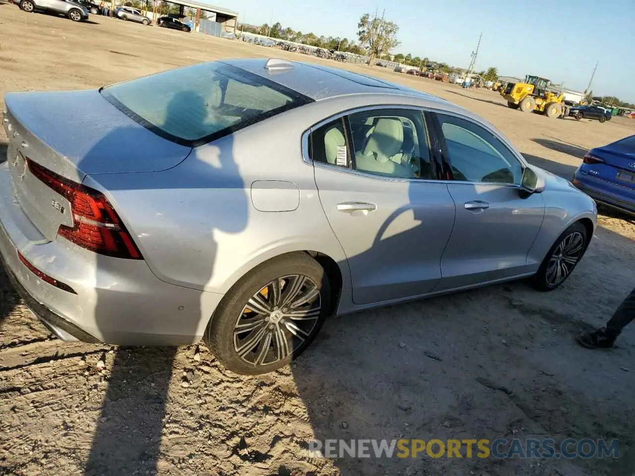 3 Photograph of a damaged car 7JRL12TL9NG177481 VOLVO S60 B5 INS 2022