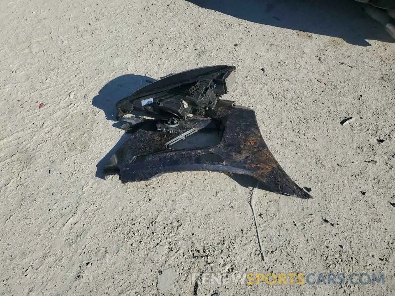 14 Photograph of a damaged car 7JRL12FZ3NG161437 VOLVO S60 B5 MOM 2022