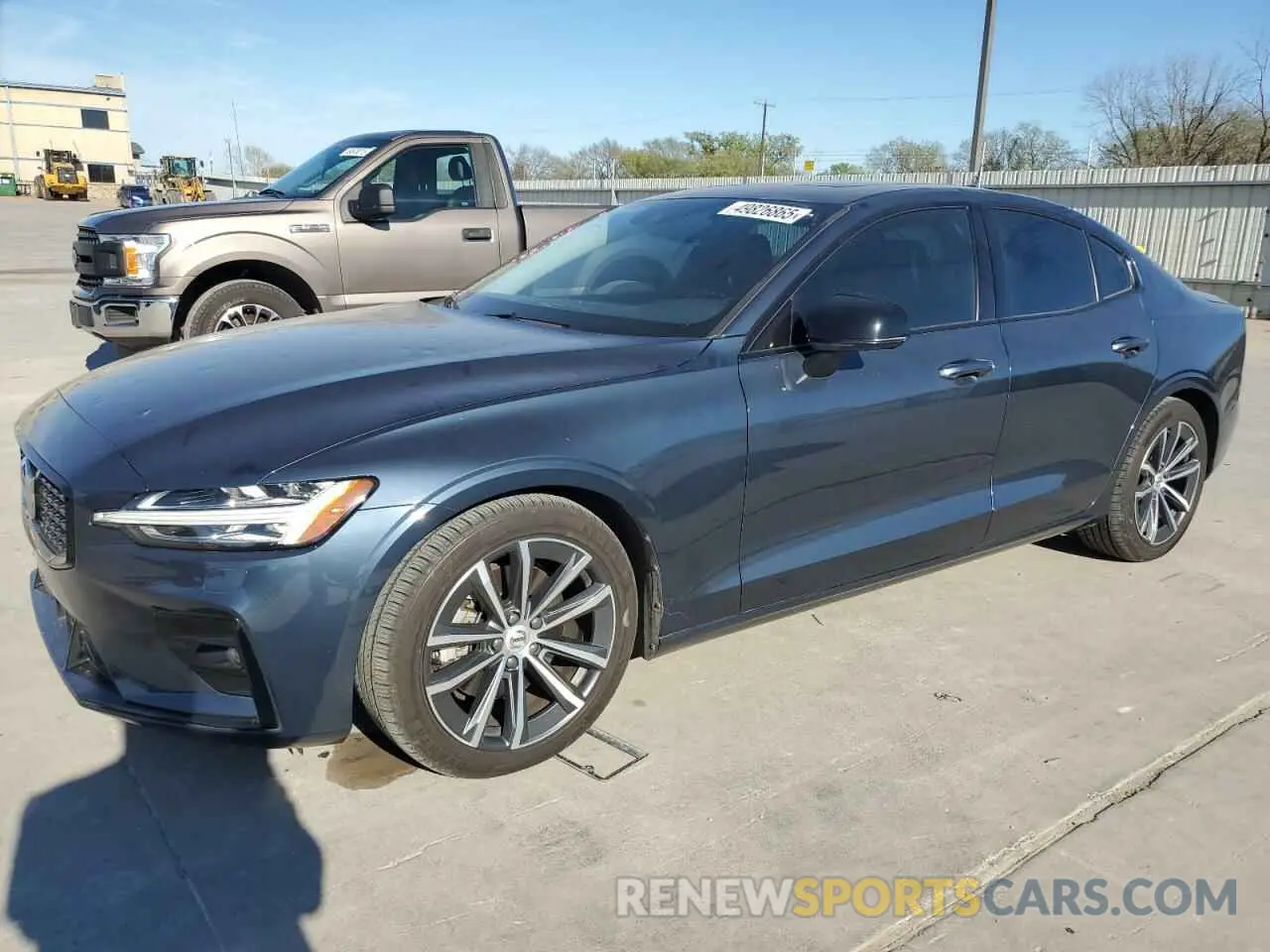 1 Photograph of a damaged car 7JRL12TZ1NG175700 VOLVO S60 B5 MOM 2022