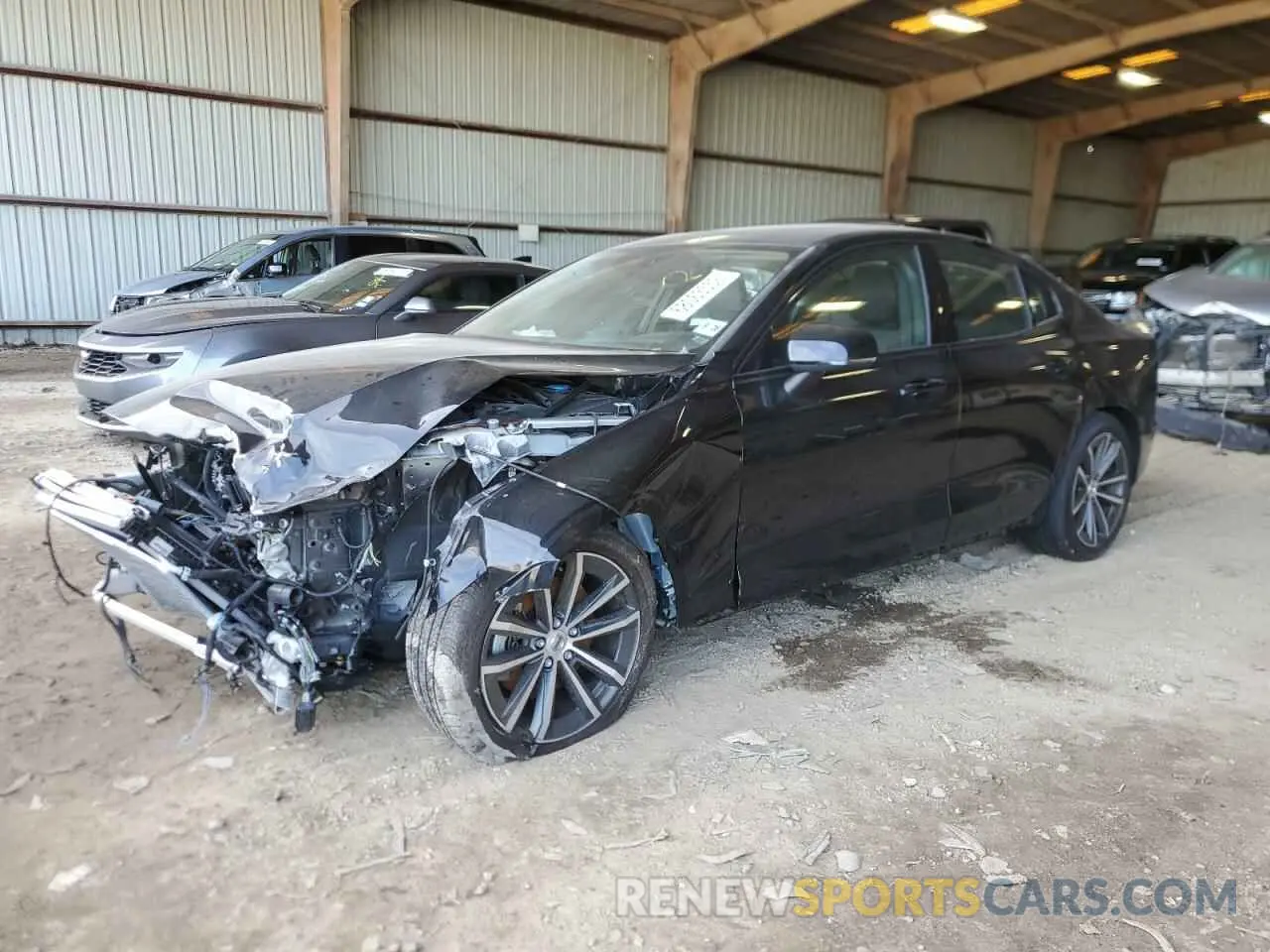 1 Photograph of a damaged car 7JRL12TZ2NG154709 VOLVO S60 B5 MOM 2022