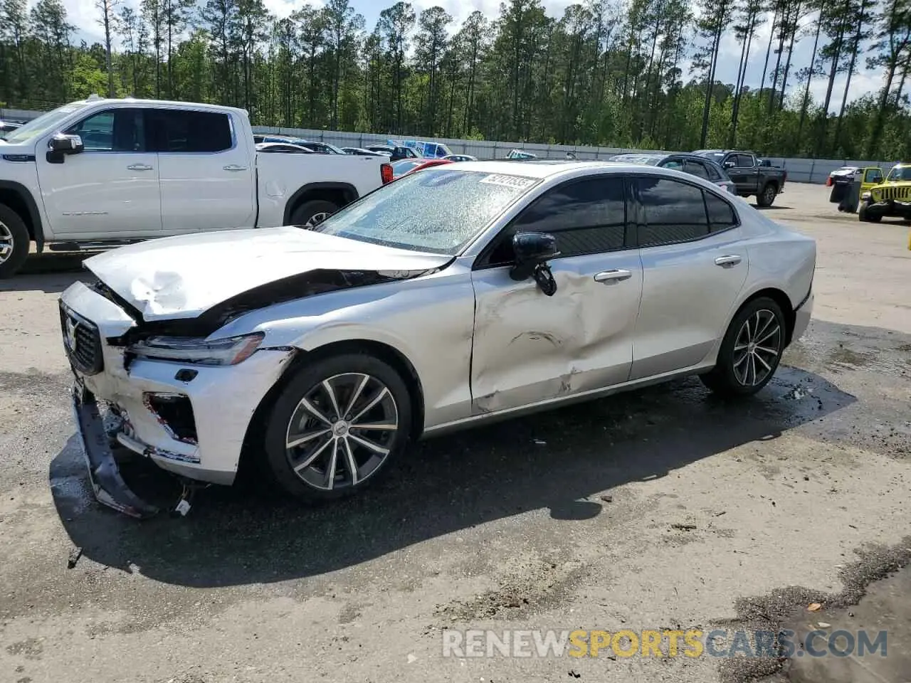 1 Photograph of a damaged car 7JRL12TZ2NG174359 VOLVO S60 B5 MOM 2022