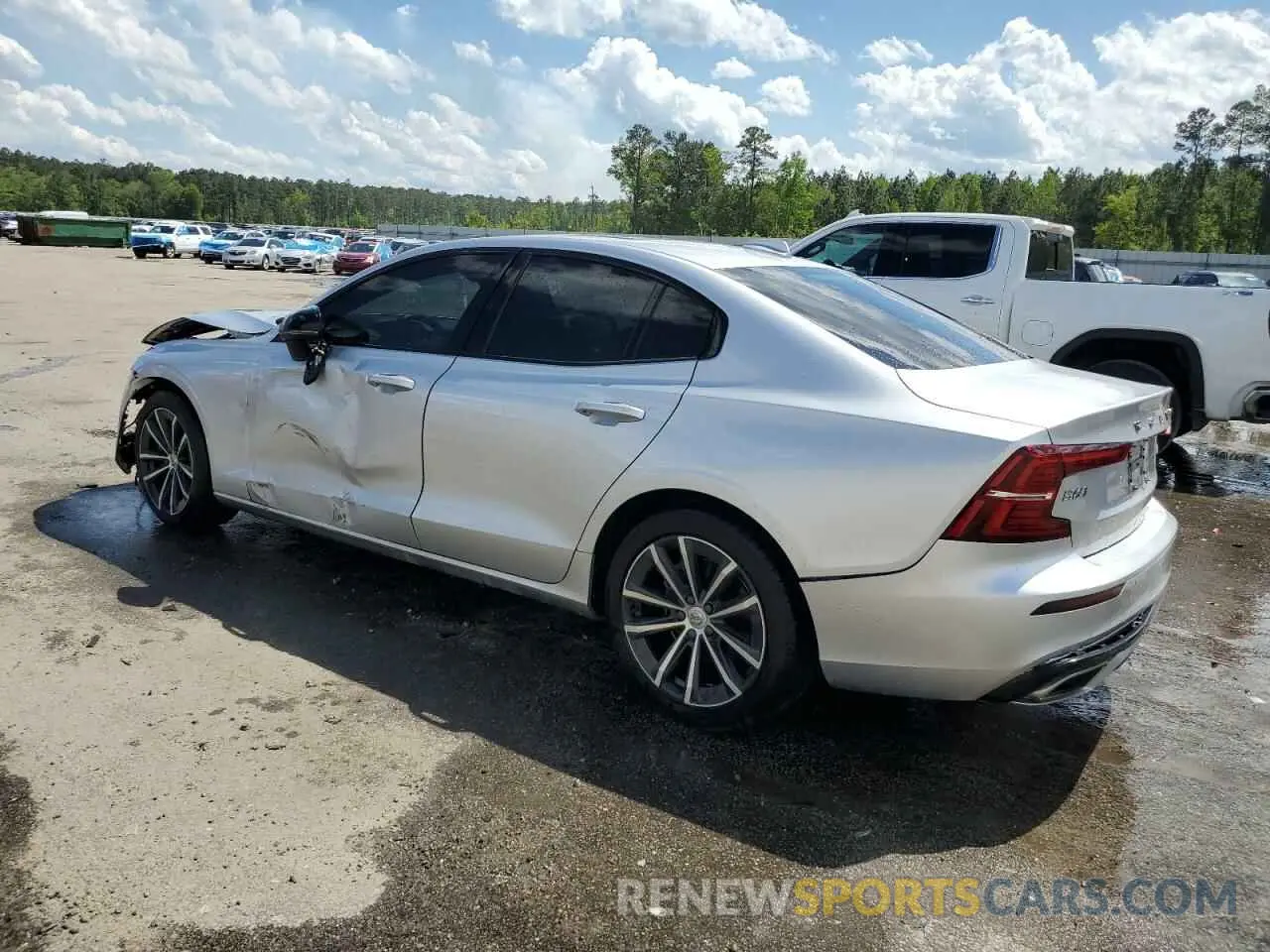 2 Photograph of a damaged car 7JRL12TZ2NG174359 VOLVO S60 B5 MOM 2022