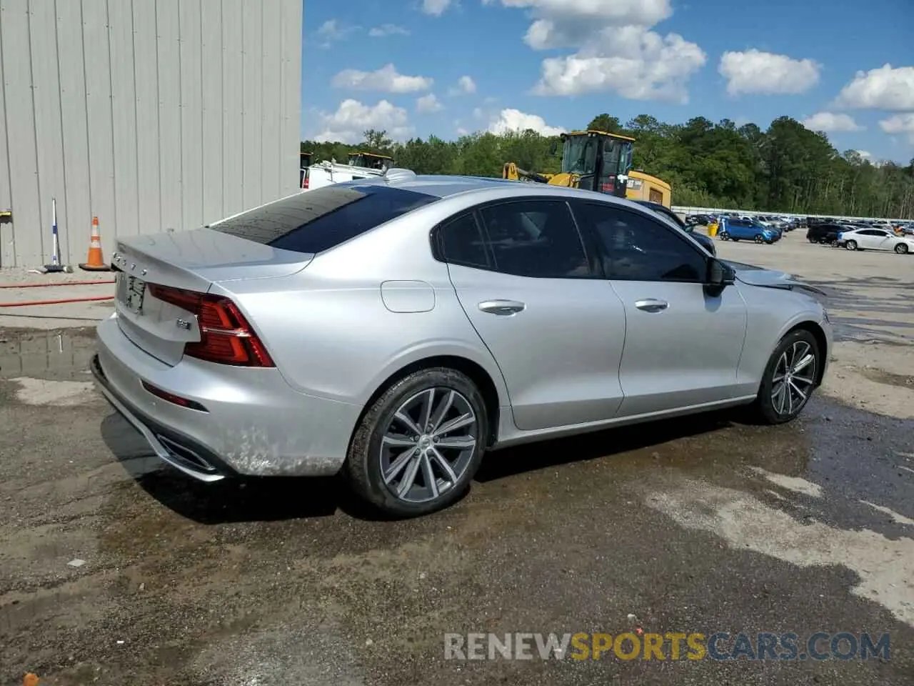 3 Photograph of a damaged car 7JRL12TZ2NG174359 VOLVO S60 B5 MOM 2022