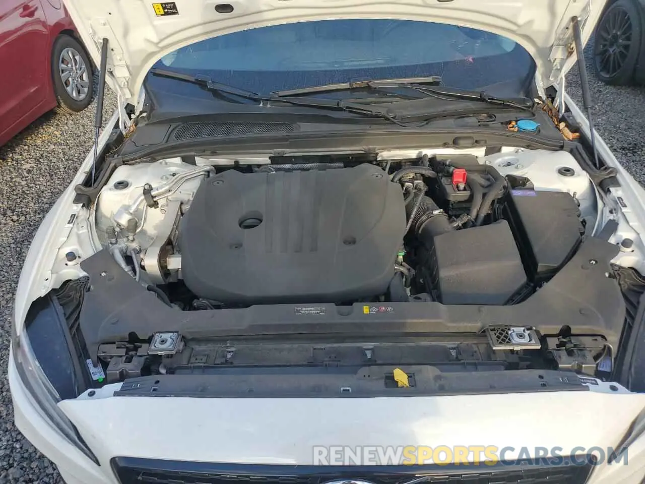 11 Photograph of a damaged car 7JRL12TZ7NG172610 VOLVO S60 B5 MOM 2022