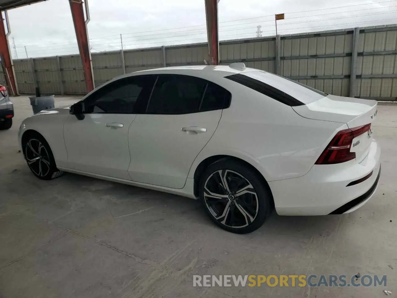2 Photograph of a damaged car 7JRL12FKXPG236317 VOLVO S60 CORE 2023