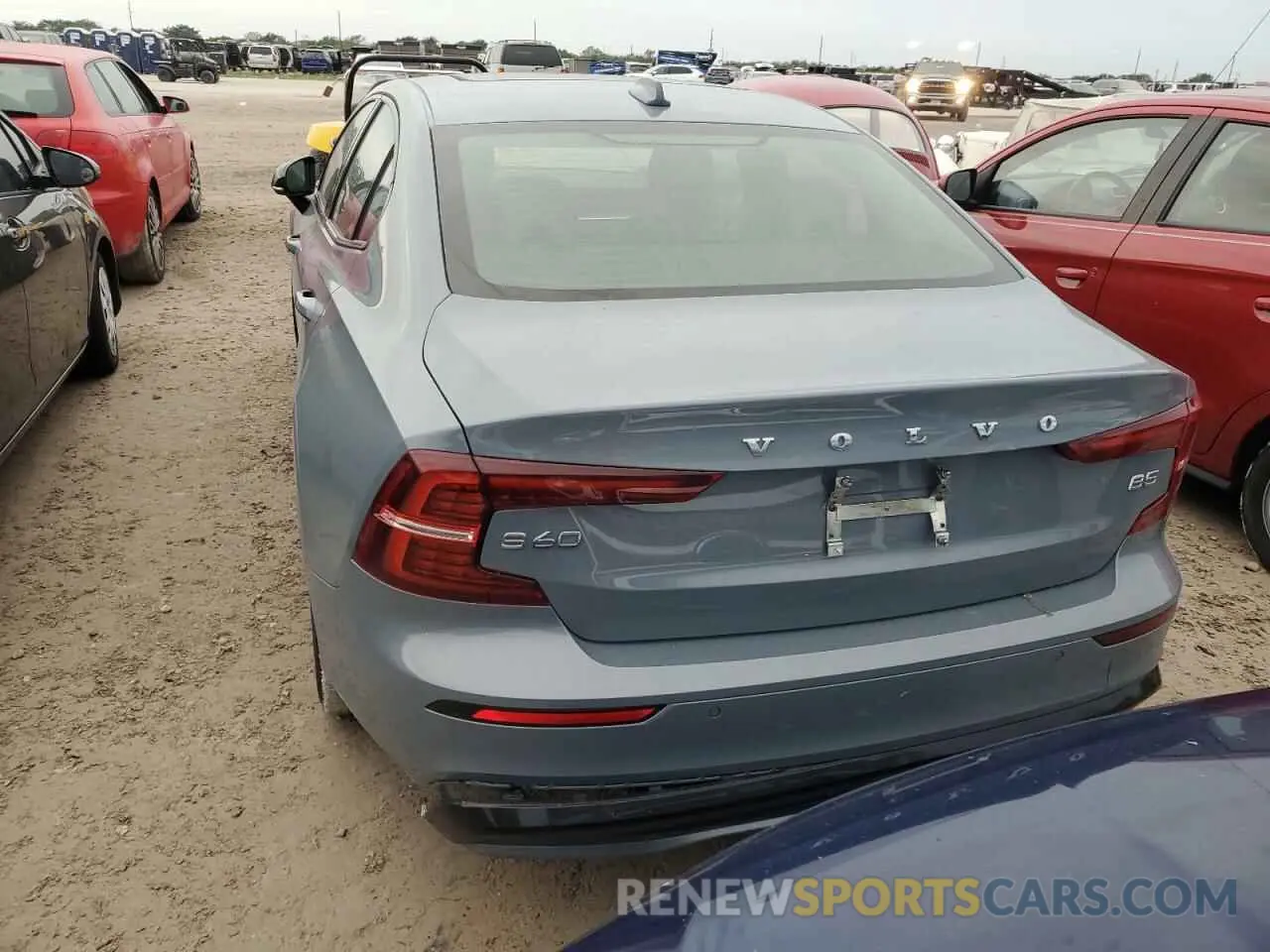 6 Photograph of a damaged car 7JRL12FKXPG239878 VOLVO S60 CORE 2023