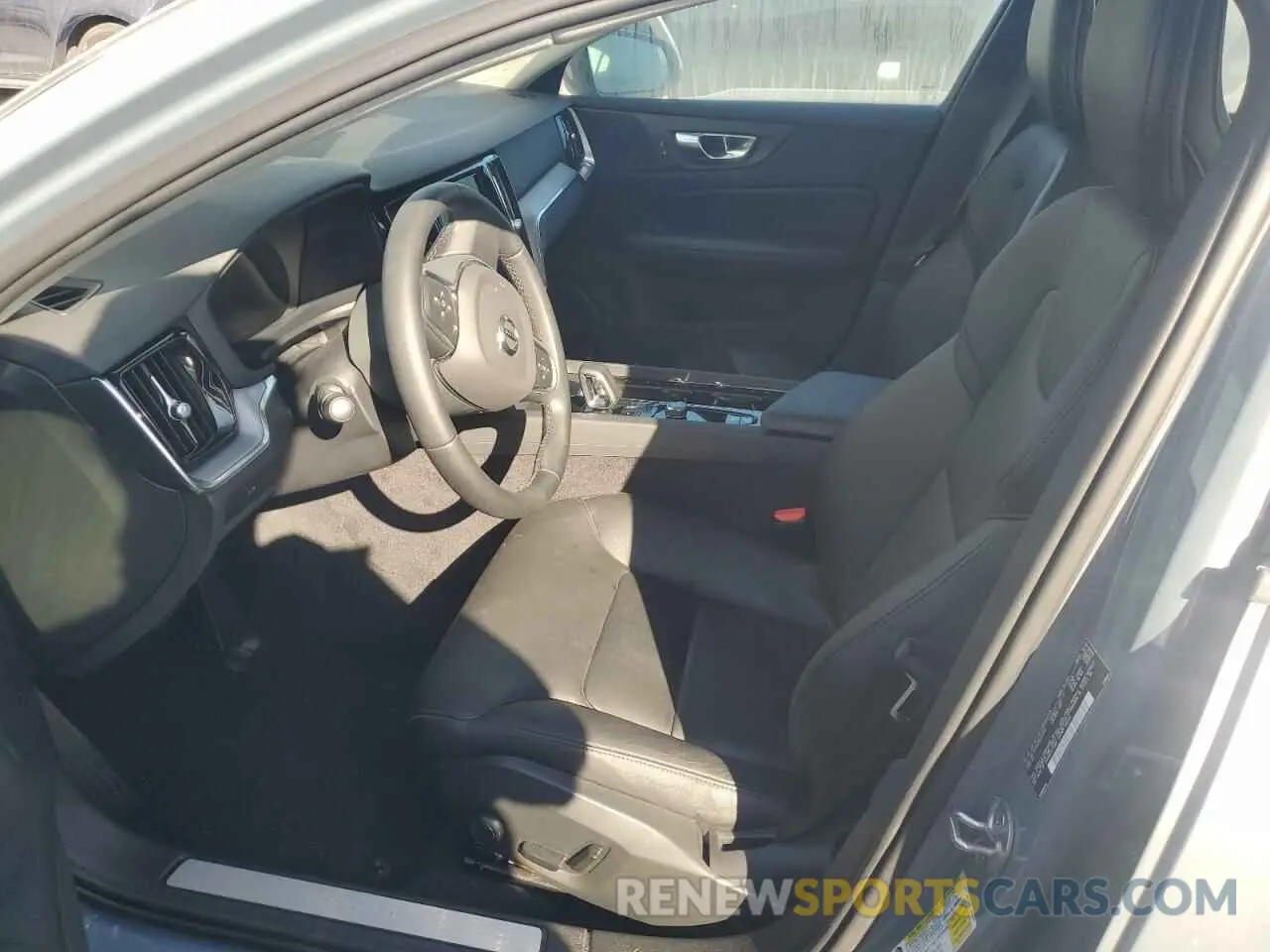 7 Photograph of a damaged car 7JRL12FKXPG239878 VOLVO S60 CORE 2023