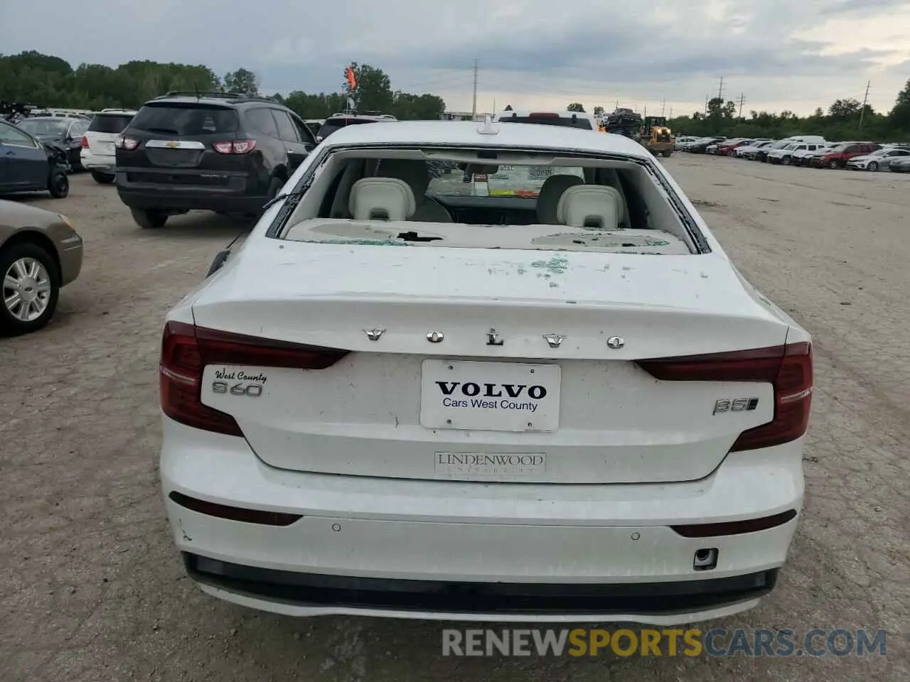 6 Photograph of a damaged car 7JRL12TK9PG239827 VOLVO S60 CORE 2023