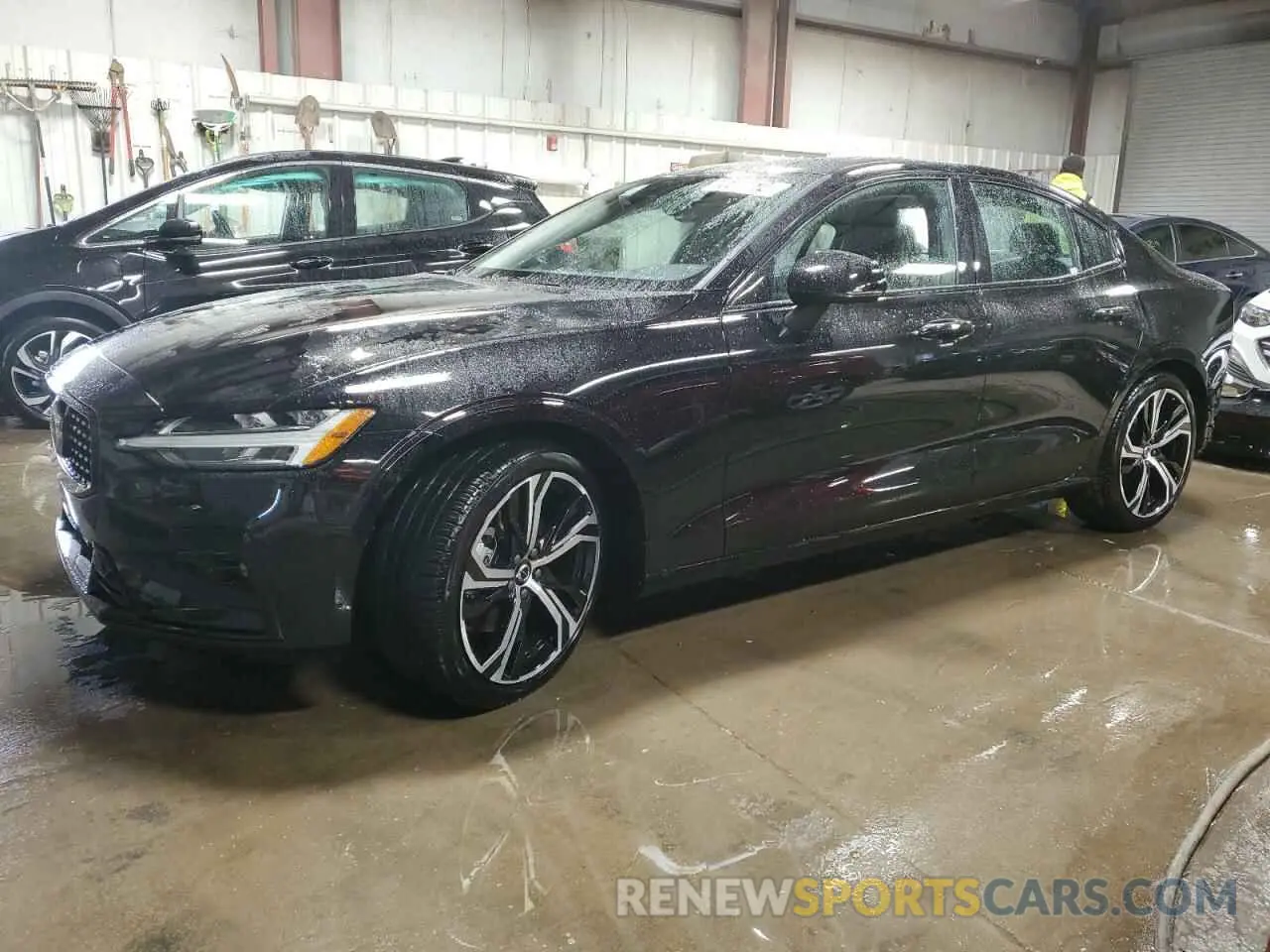 1 Photograph of a damaged car 7JRL12FK0RG318866 VOLVO S60 CORE 2024