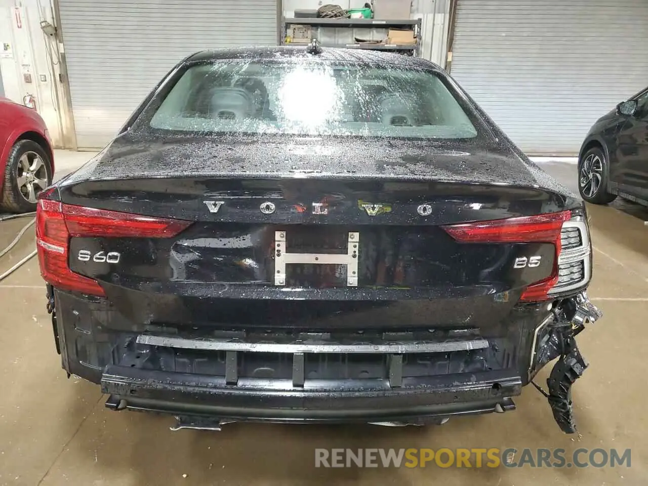 6 Photograph of a damaged car 7JRL12FK0RG318866 VOLVO S60 CORE 2024